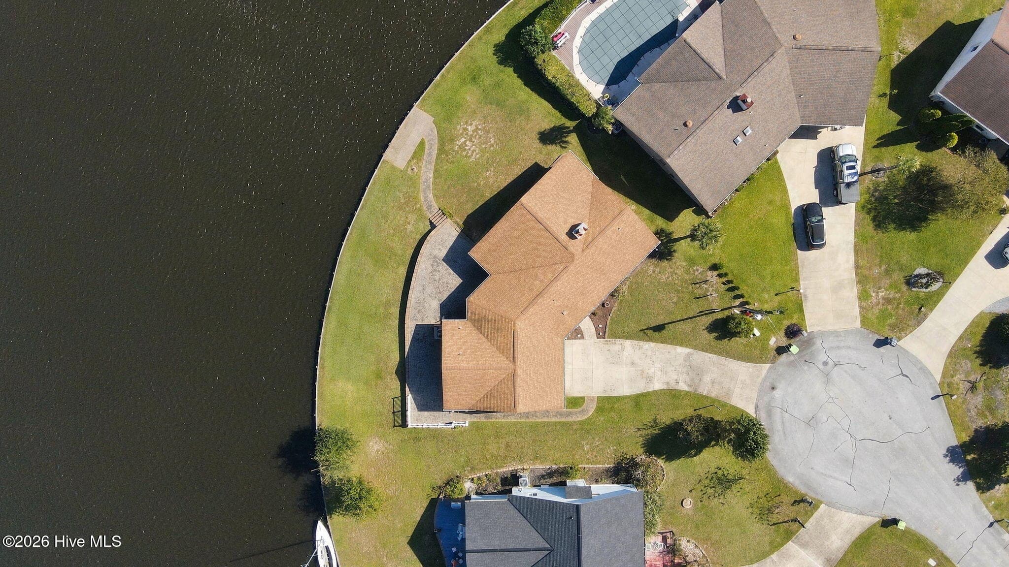 Single Family Residence at 905 Grenada Court, New Bern, NC 28560, photo 11 of 21