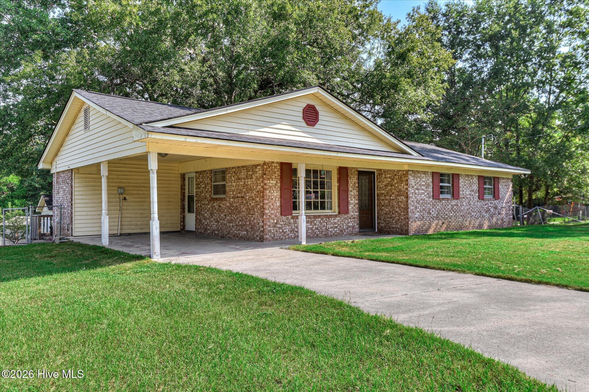 Single Family Residence at 301 Edgewood Drive, North Augusta, SC 29841, North Augusta, photo 2 of 37