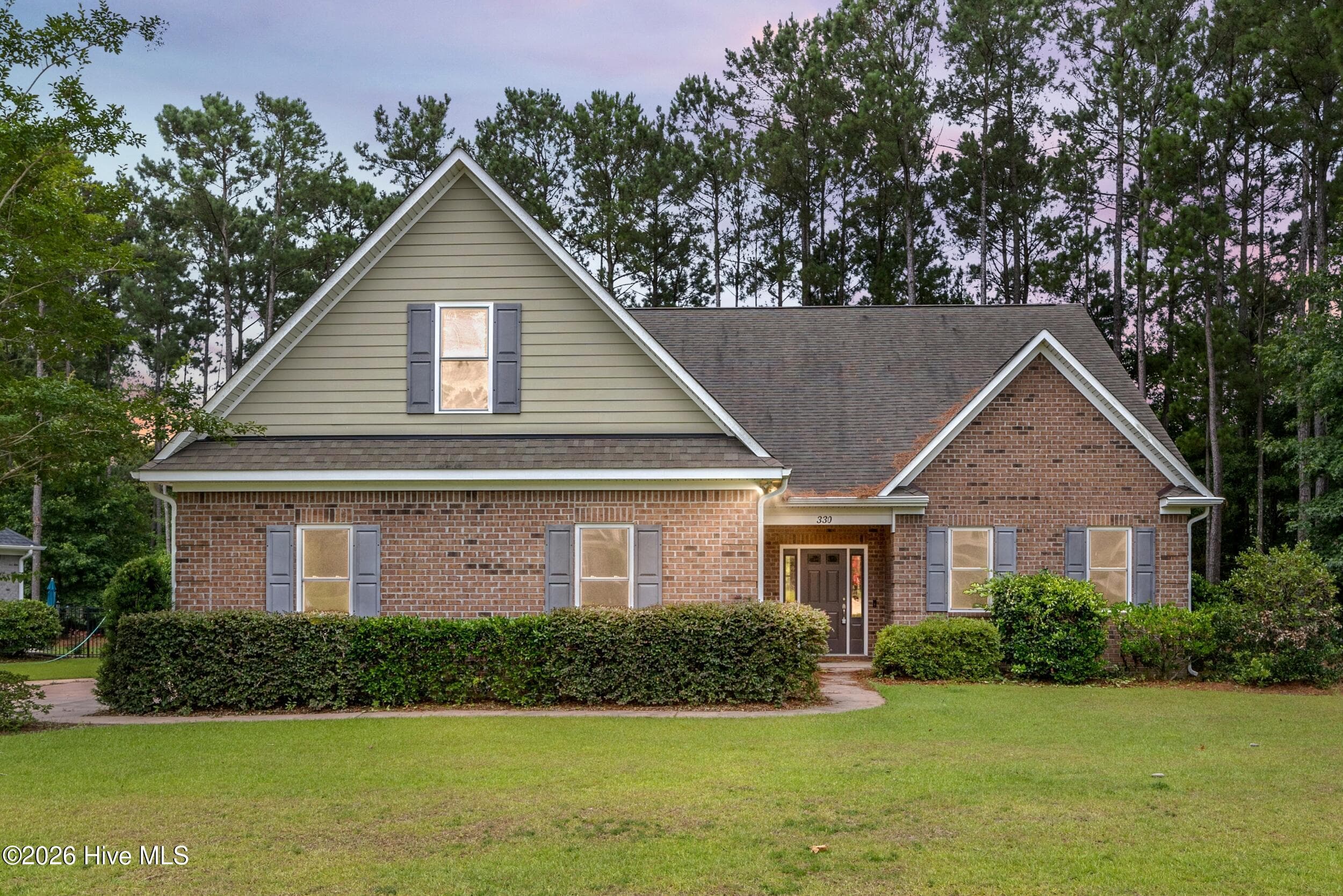 330 Crown Pointe Drive, Hampstead, NC 28443