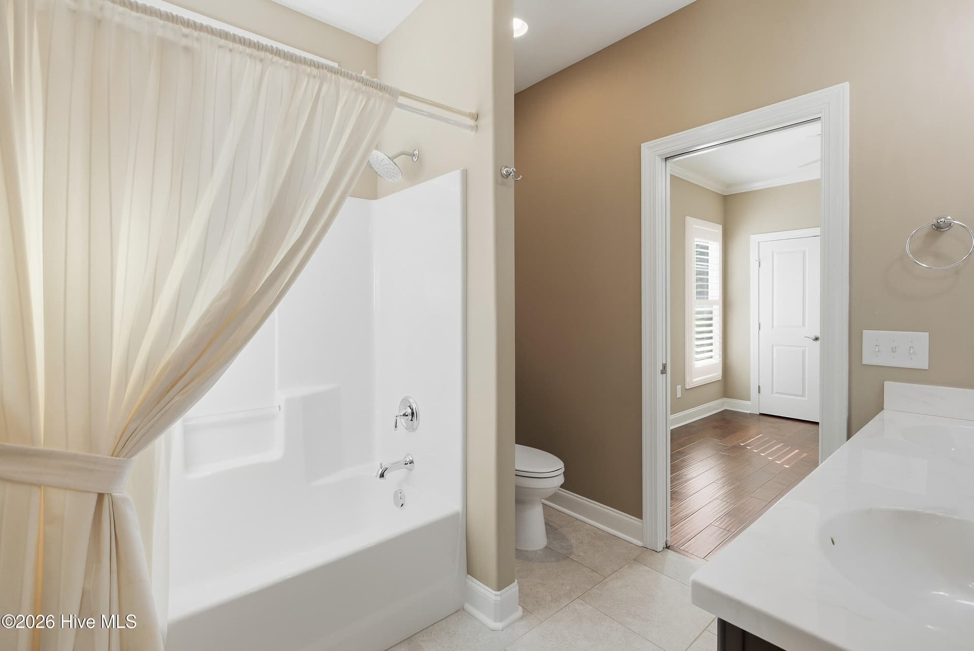 Guest jack-n-jill bath - 2153 Forest View Circle, Leland, NC 28451