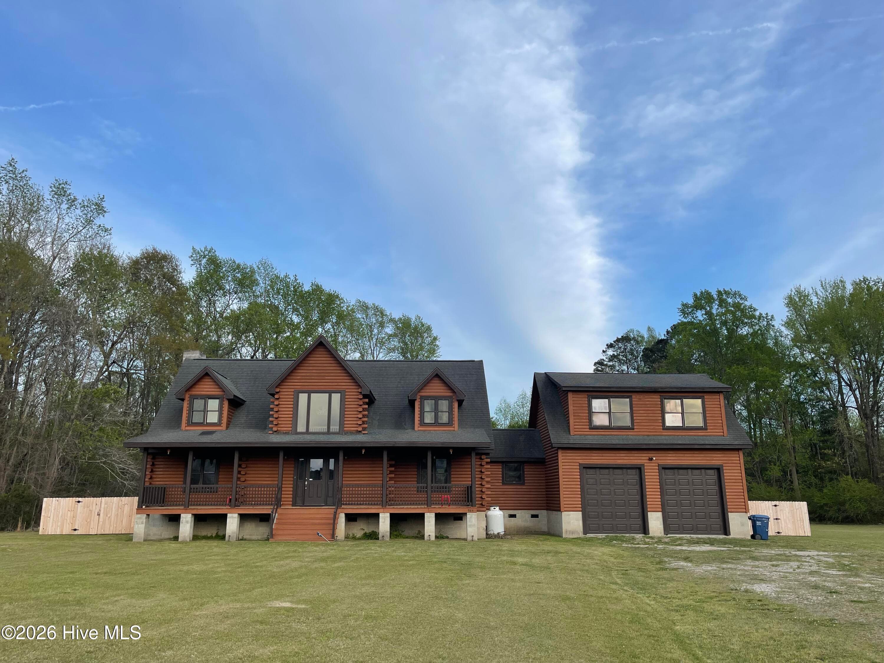 Single Family Residence at 984 Mill Hole Road, Washington, NC 27889, photo 2 of 4