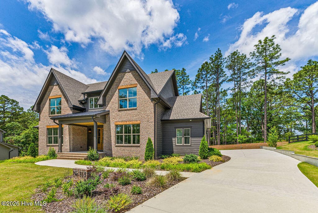 Single Family Residence at 315 Sloan Lane, Pinehurst, NC 28374, photo 5 of 131