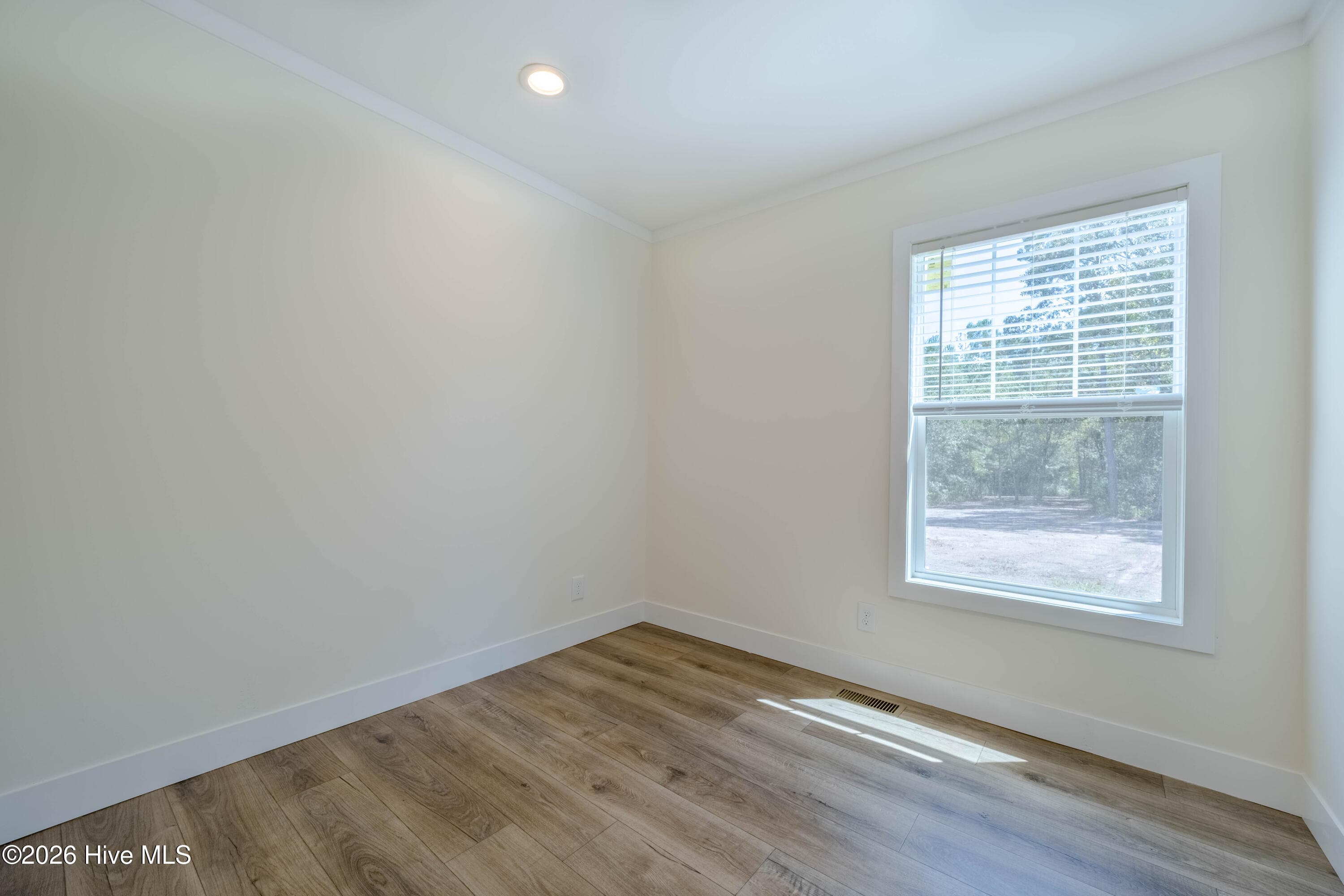 Den - 120 Edgewater Lane, Richlands, NC 28574