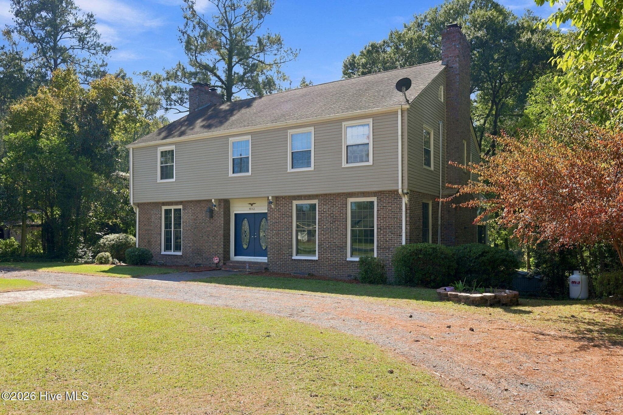 Single Family Residence at 1013 Riverside Boulevard, Lumberton, NC 28358, photo 2 of 41