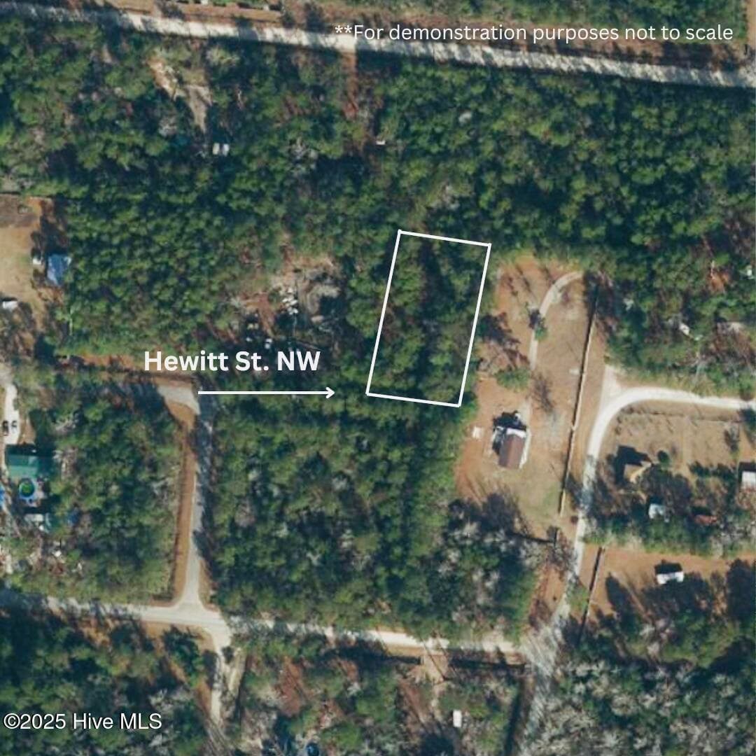 Wooded at 6670 1 Hewitt Street NW, Ocean Isle Beach, NC 28469, photo 5 of 8