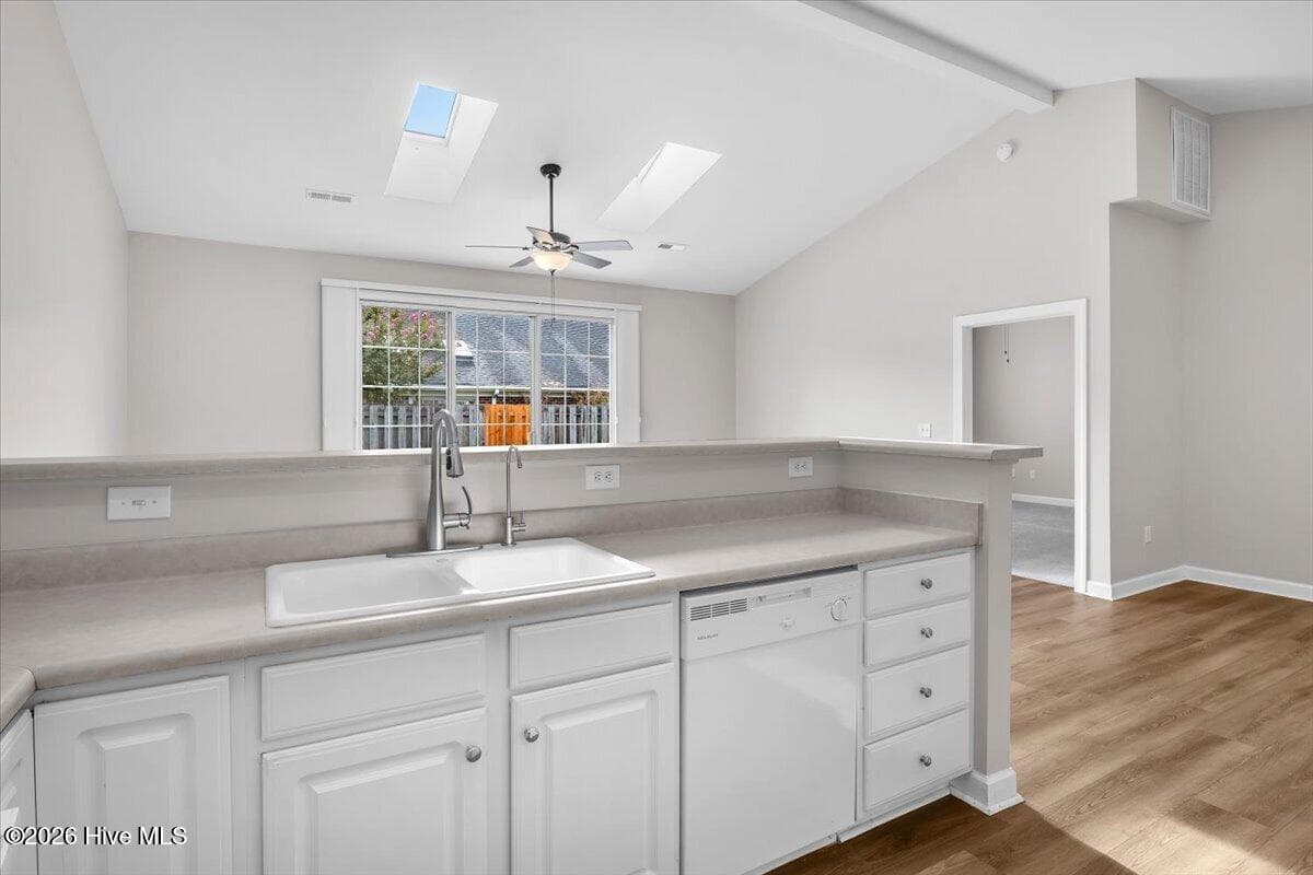 Townhouse at 5006 Carleton Drive Unit 121, Wilmington, NC 28403, photo 6 of 33