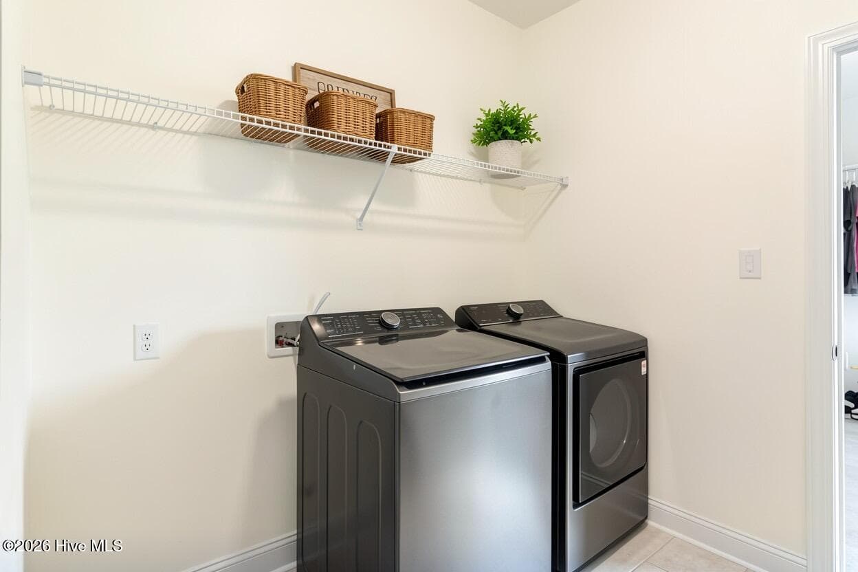 Laundry is assailable from hall or primary closet - 2019 Tarpon Trail, New Bern, NC 28562