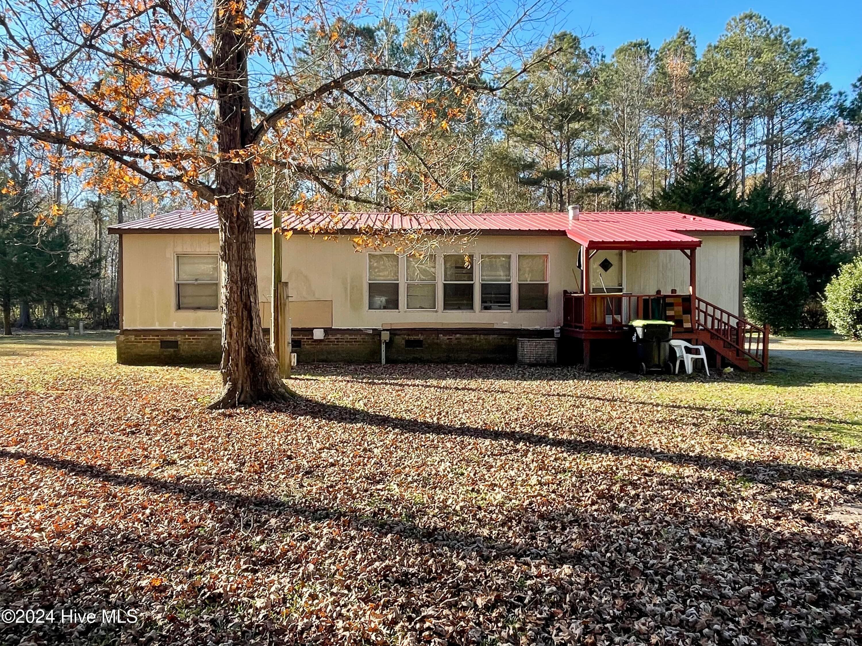 Manufactured Home at 1109 Beegee Lane, Williamston, NC 27892, Williamston, photo 6 of 32