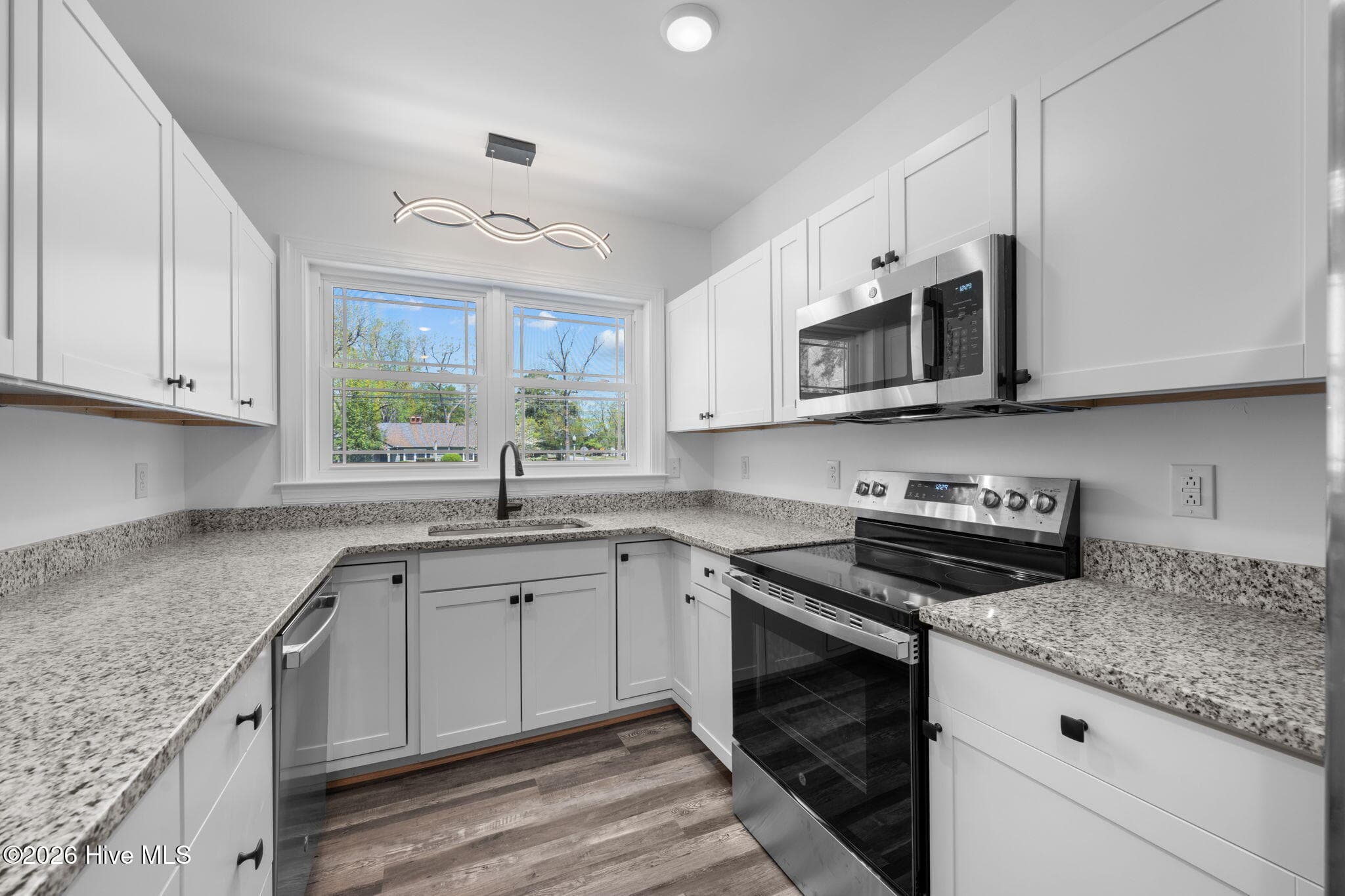 Single Family Residence at 1514 Rhem Avenue, New Bern, NC 28560, photo 16 of 41