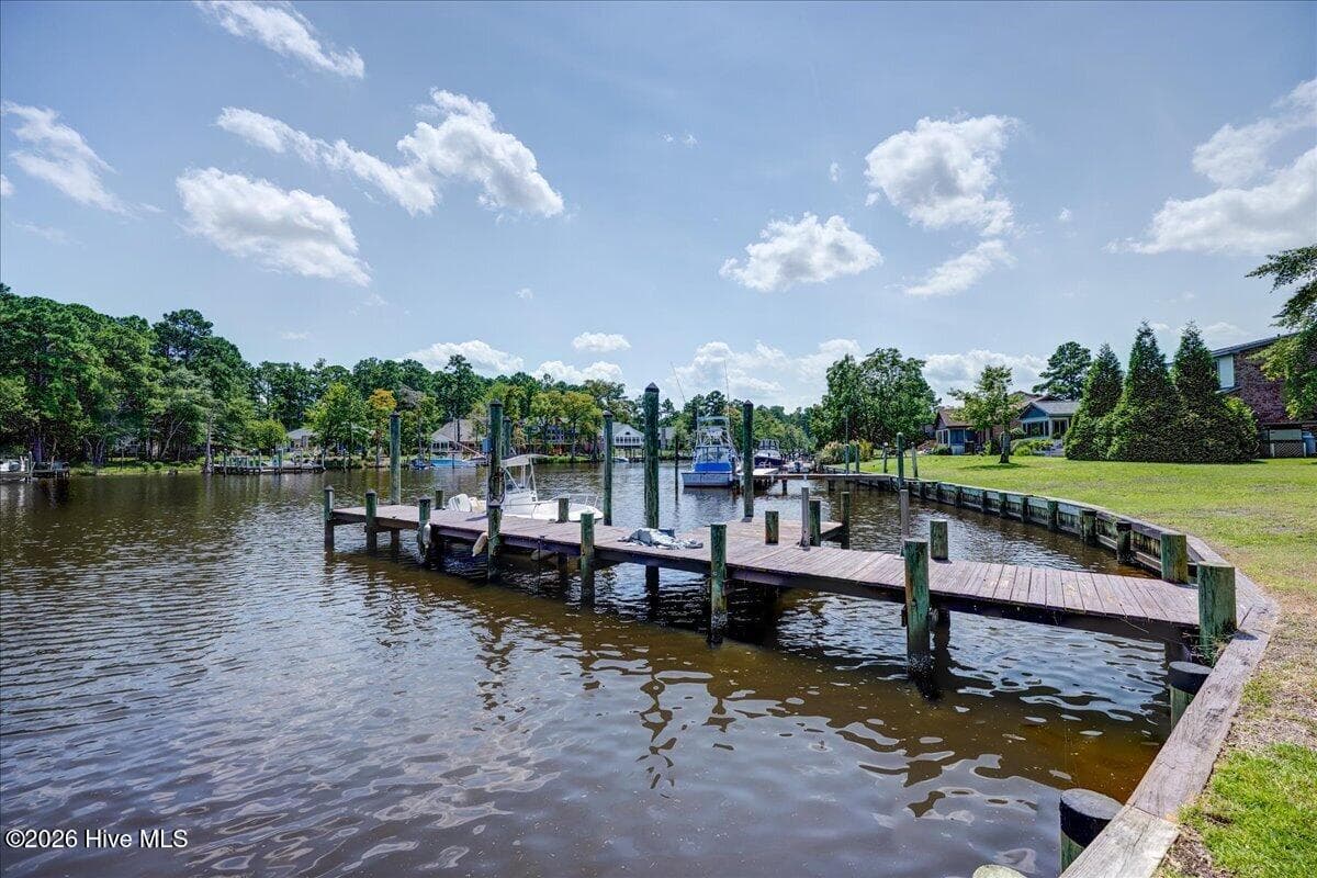 Single Family Residence at 5724 Gondolier Drive, New Bern, NC 28560, New Bern, photo 5 of 59