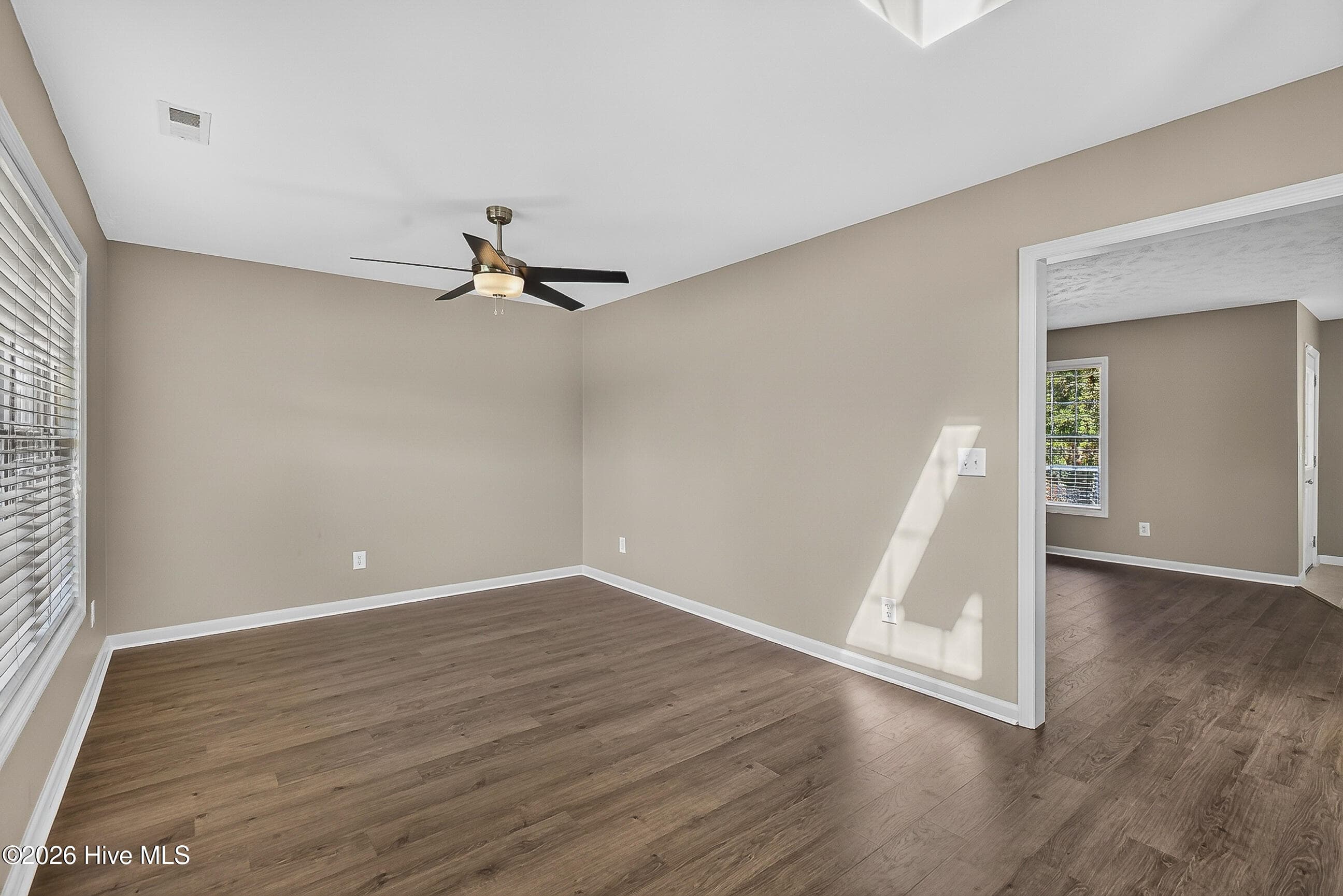 Single Family Residence at 172 E Ridge Court, Jacksonville, NC 28540, photo 6 of 50