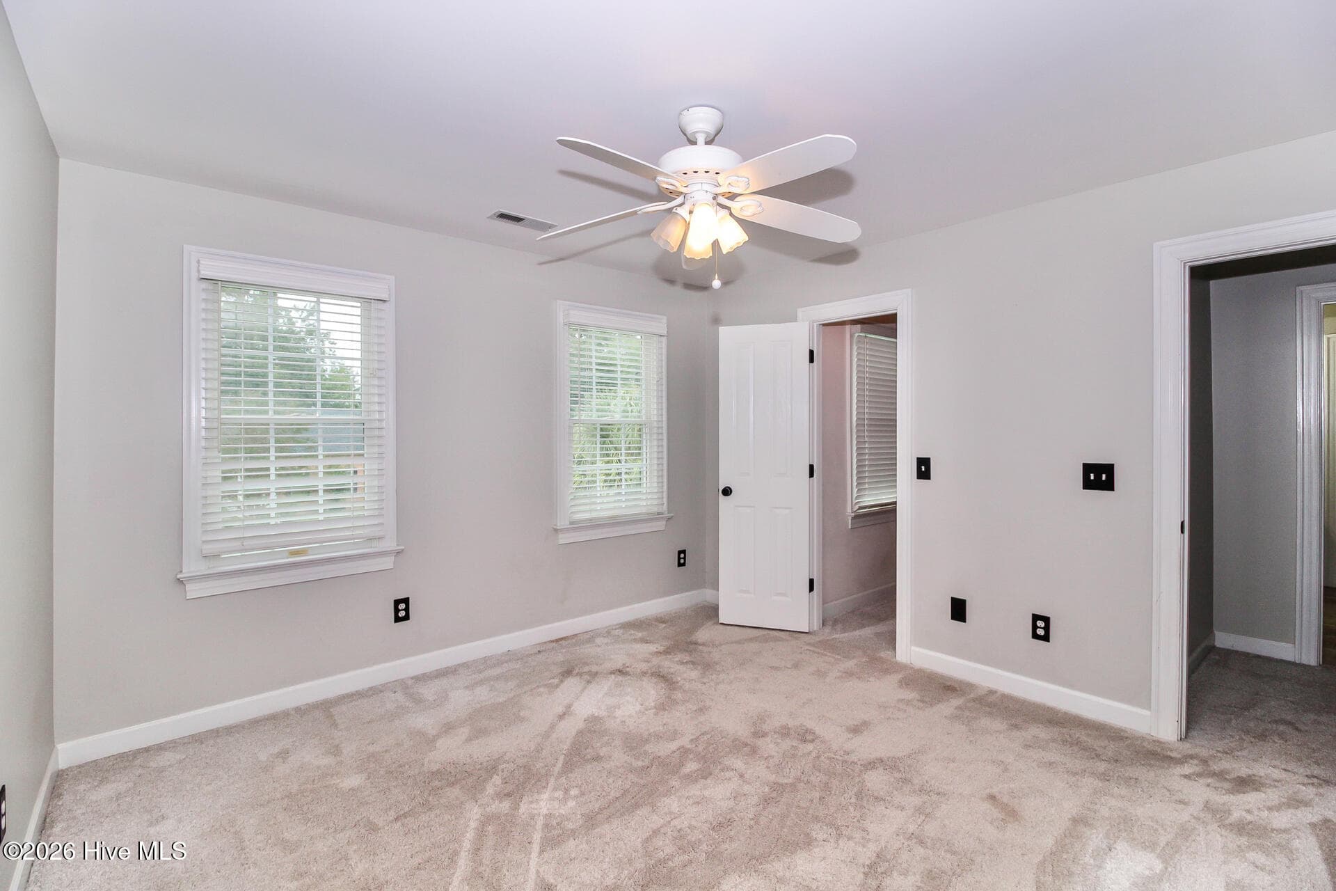Single Family Residence at 1604 Sound Watch Drive, Wilmington, NC 28409, photo 30 of 39