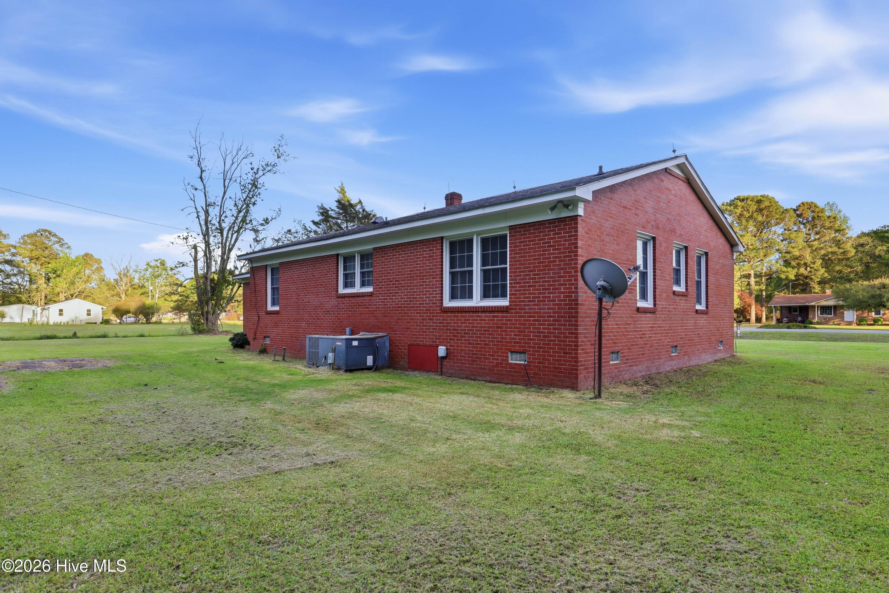 Single Family Residence at 6566 Hwy 41 W, Trenton, NC 28585, photo 6 of 29