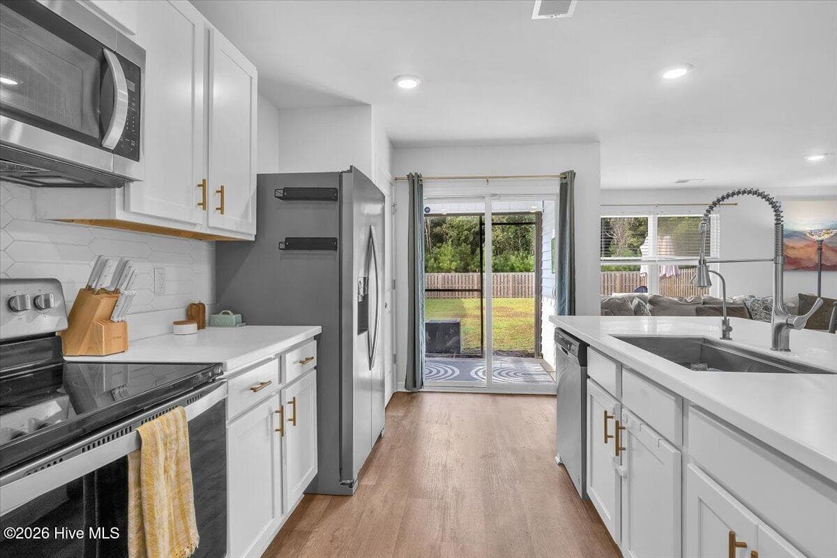 Single Family Residence at 1224 Hidden Creek Drive NE, Leland, NC 28451, photo 18 of 38