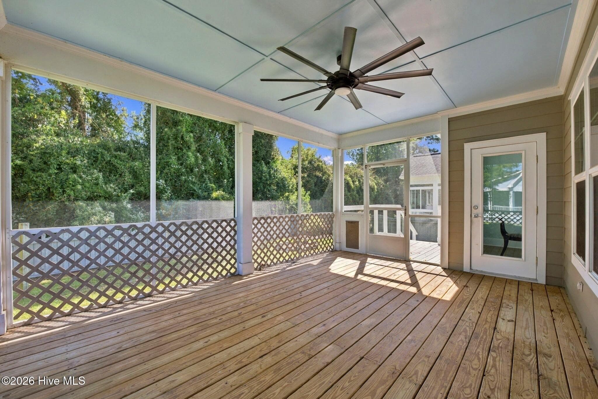 Single Family Residence at 212 Shoreview Drive, New Bern, NC 28562, photo 31 of 49
