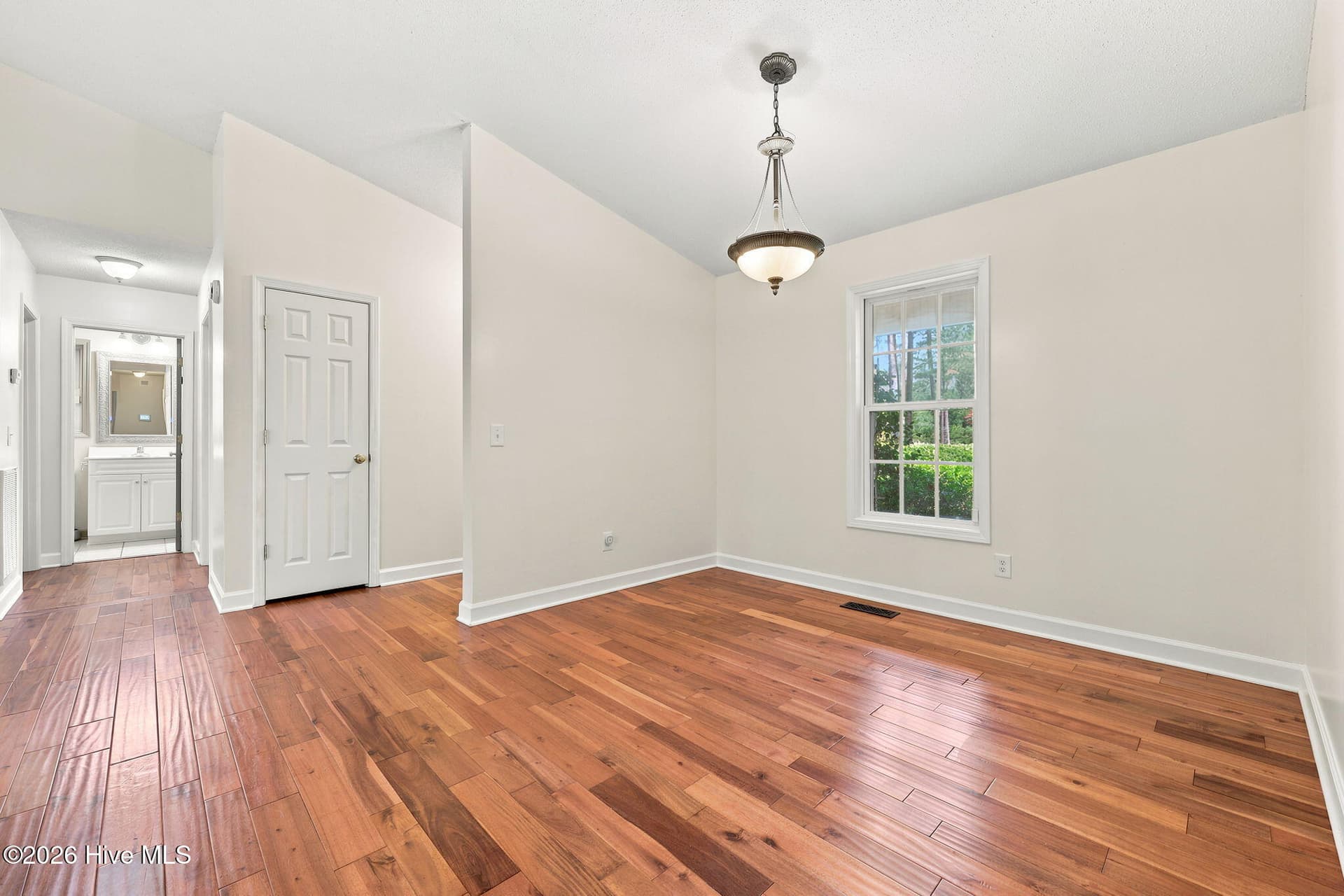 Single Family Residence at 20 Starlit Lane, Pinehurst, NC 28374, photo 4 of 38