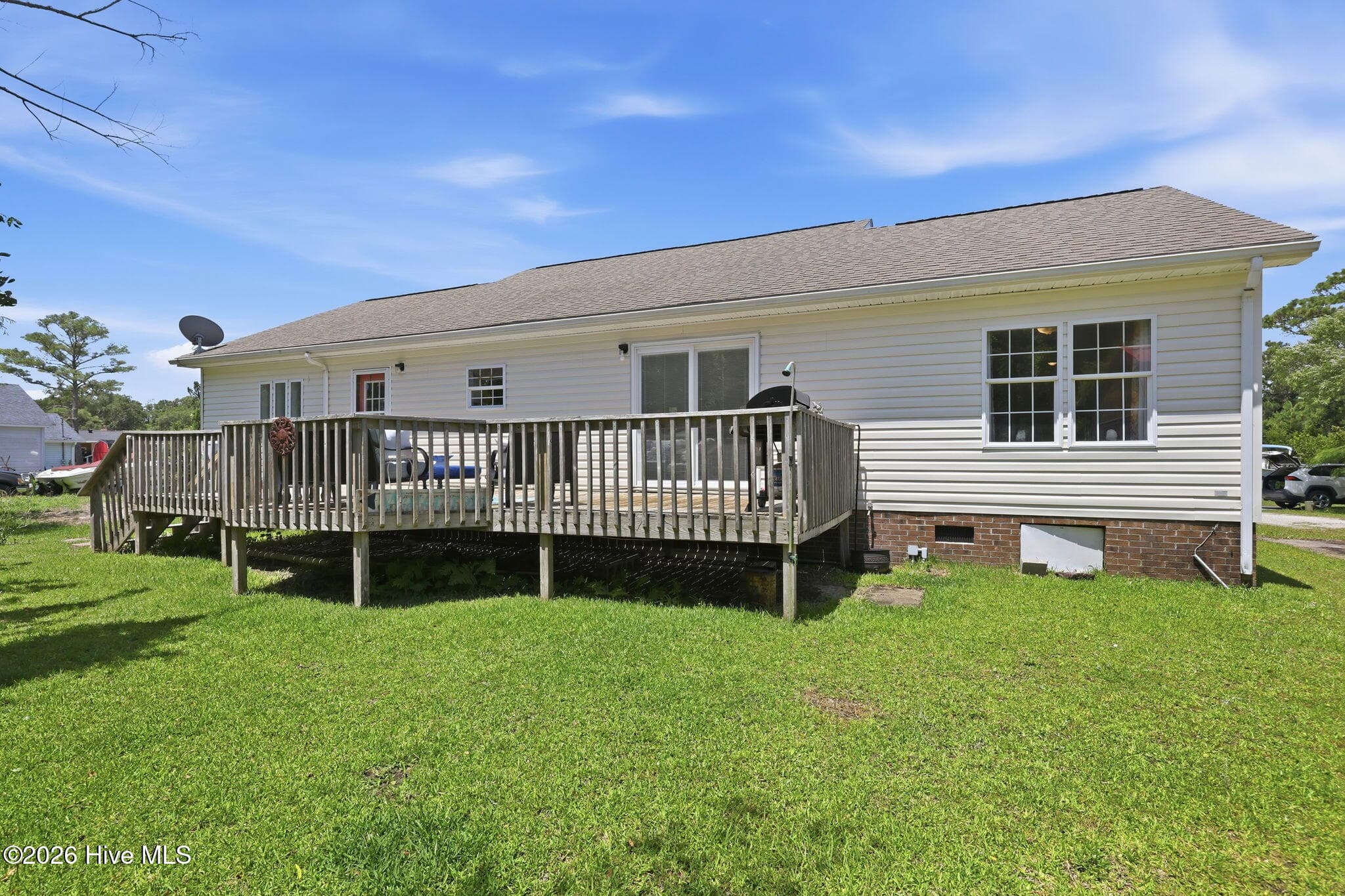 Manufactured Home at 202 Willis Drive, Harkers Island, NC 28531, Harkers Island, photo 7 of 48