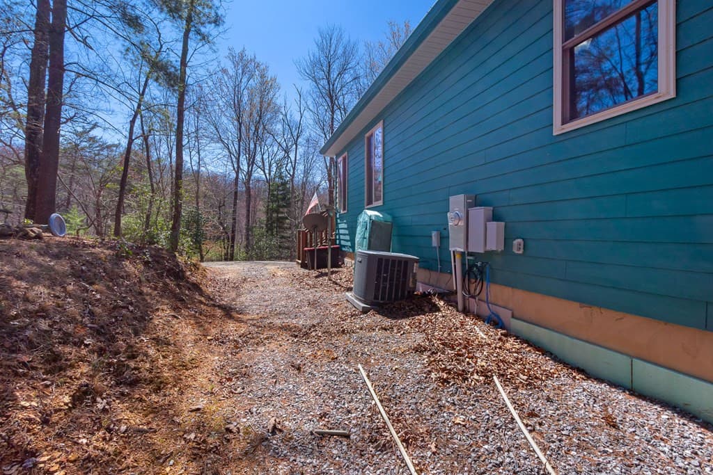 Single Family Residence at 285 Peachtree Mtn Est Road, Murphy, NC 28906, photo 69 of 82