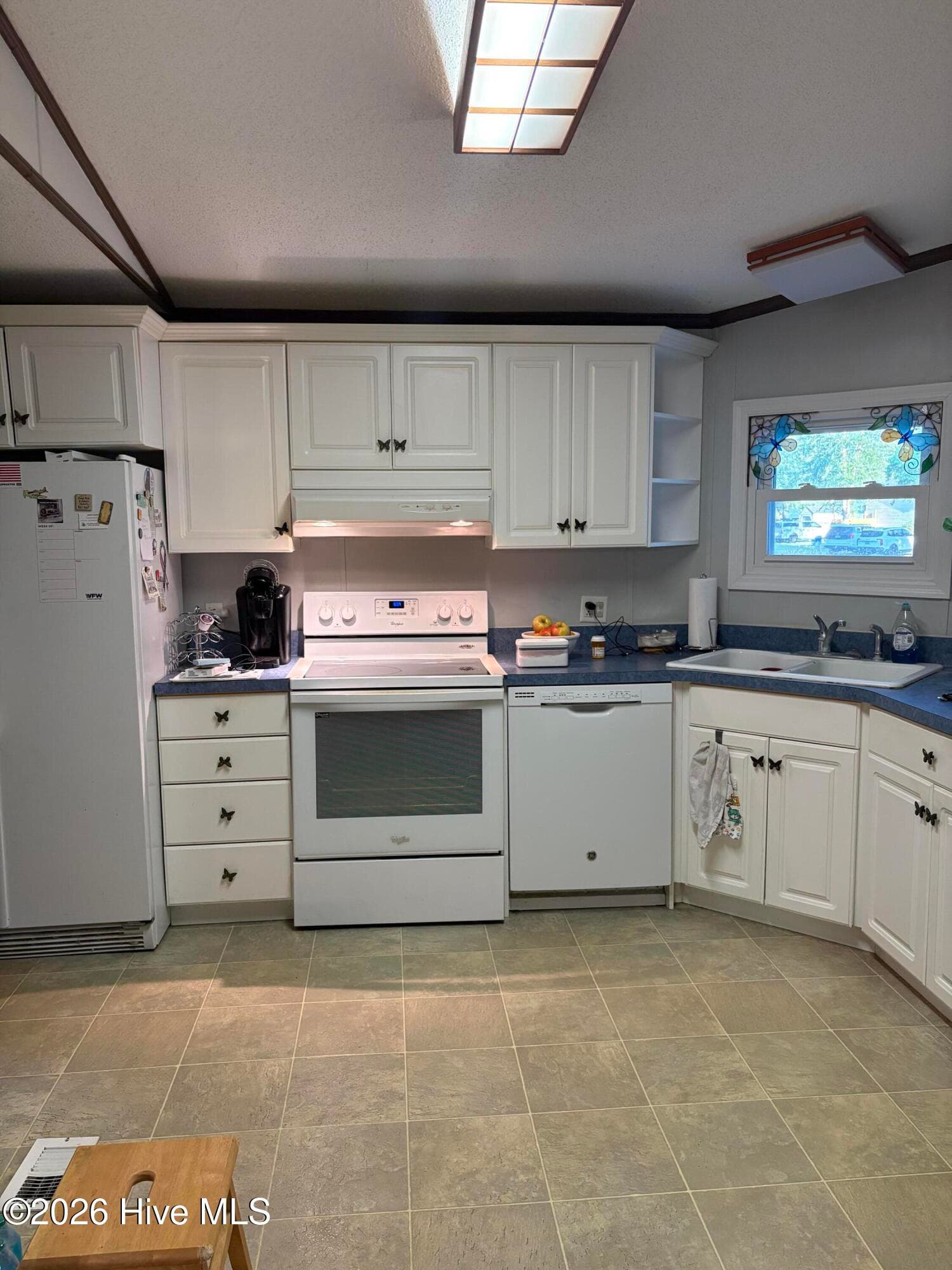 Manufactured Home at 114 Lejeune Road, Cape Carteret, NC 28584, photo 18 of 57