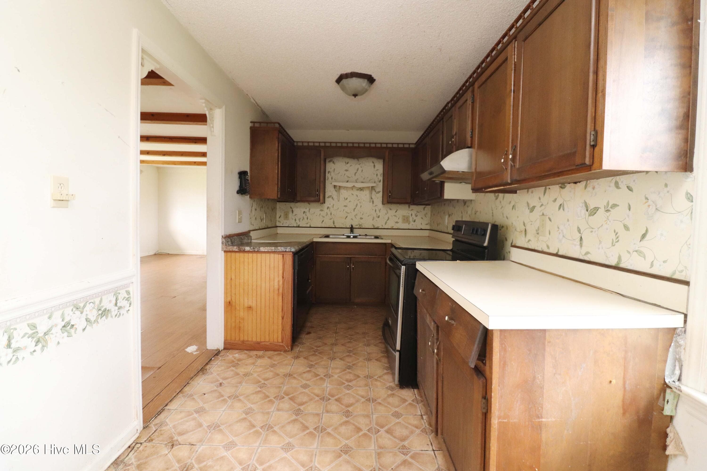 Manufactured Home at 115 Canal Drive, Harkers Island, NC 28531, photo 26 of 61