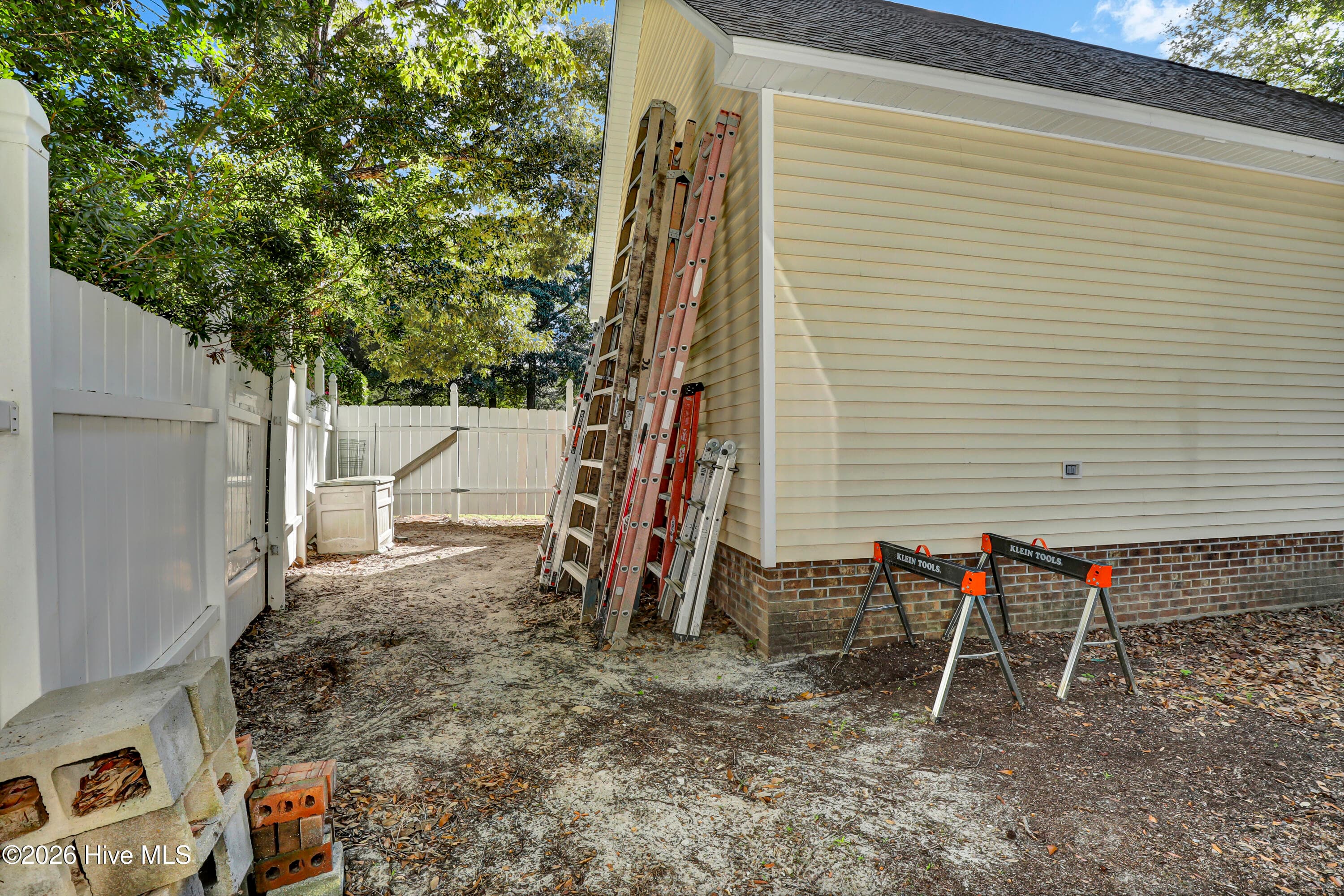 Single Family Residence at 302 Pecan Court, Hampstead, NC 28443, photo 45 of 46