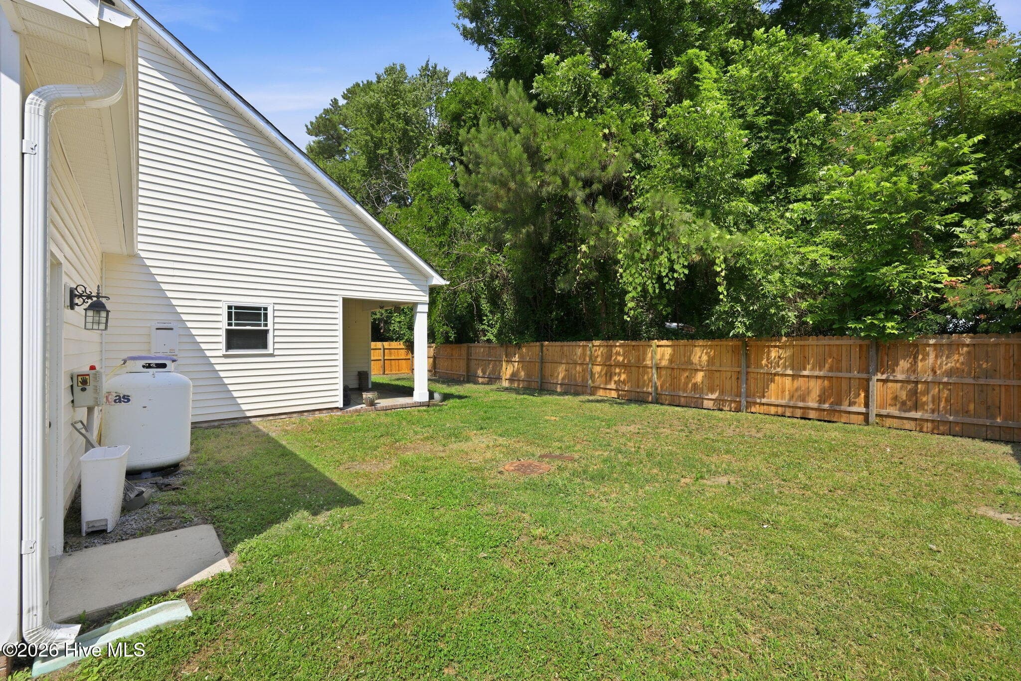 Single Family Residence at 402 Satterfield Drive, New Bern, NC 28560, photo 25 of 42
