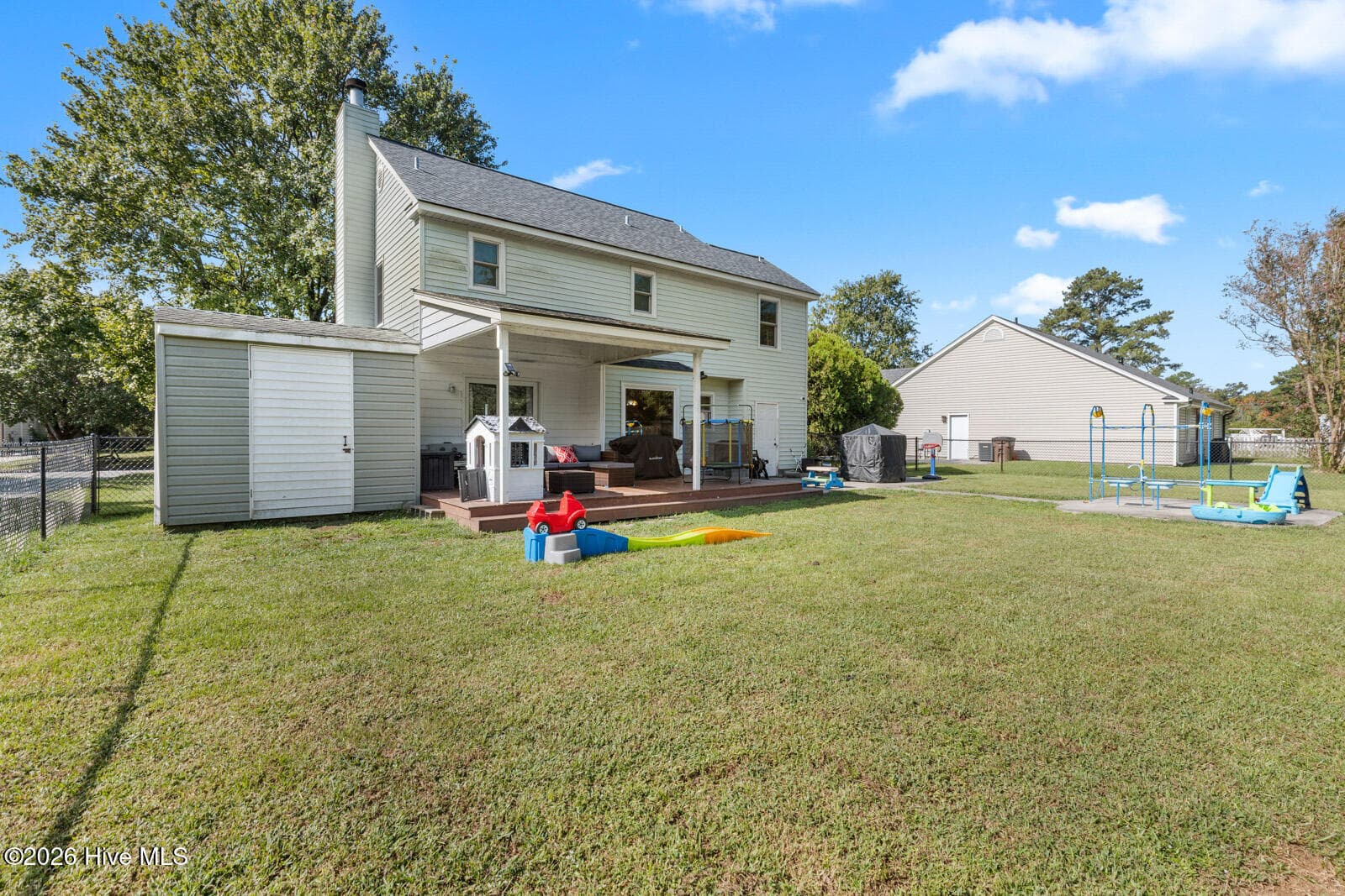 Single Family Residence at 405 Wolf Run Drive, Jacksonville, NC 28546, photo 30 of 31