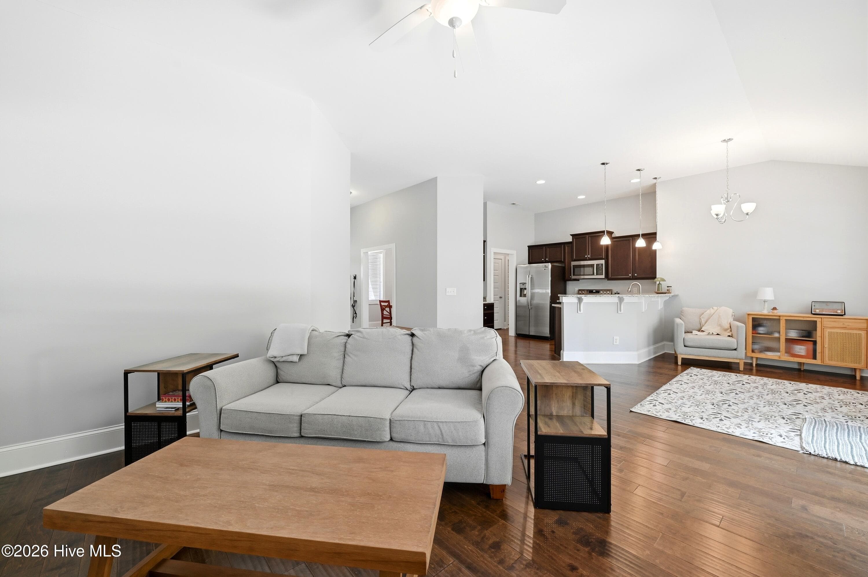 Vaulted Living Area - 100 Hickory Circle, Hampstead, NC 28443