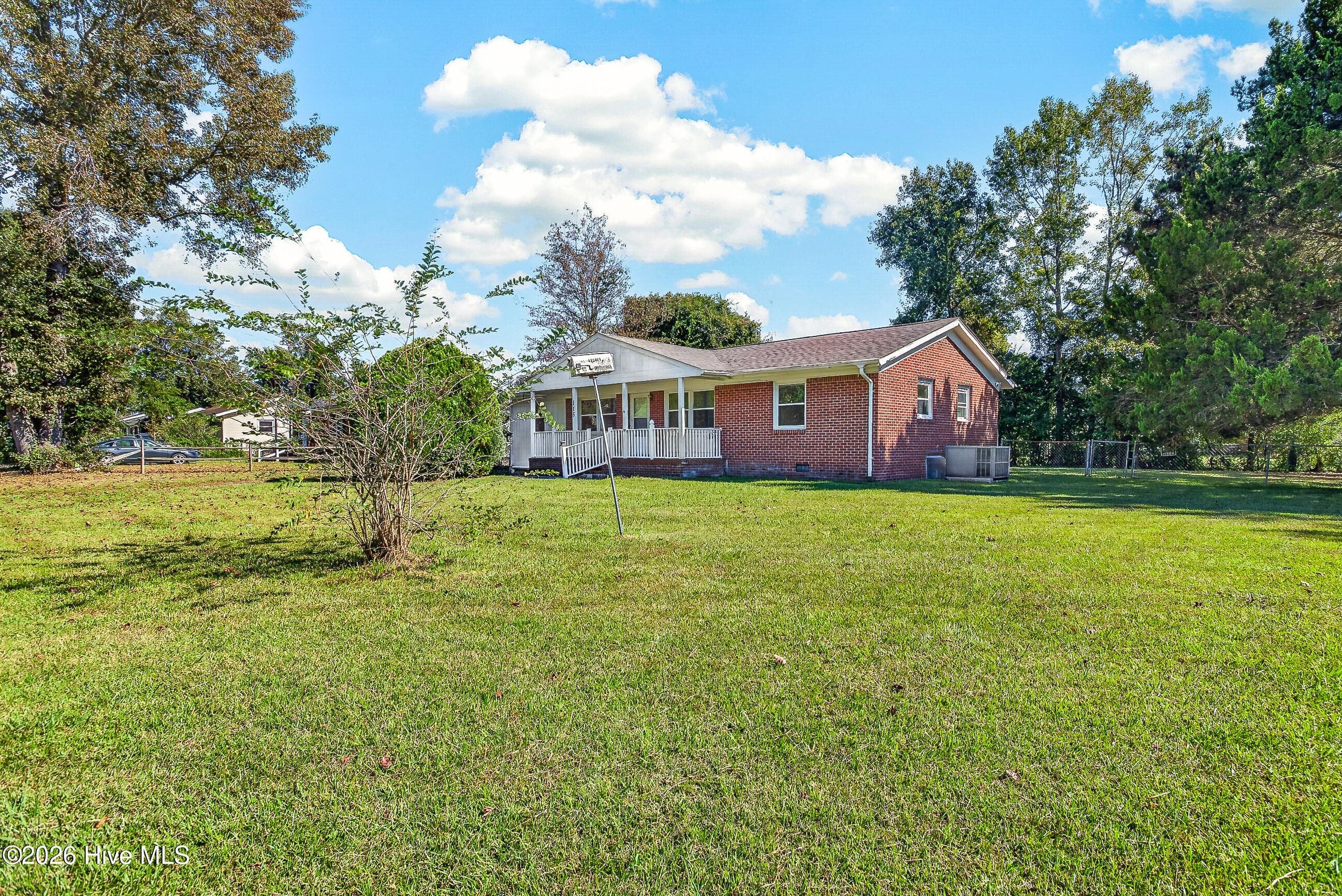 Single Family Residence at 115 Shamrock Drive, Jacksonville, NC 28540, photo 29 of 38