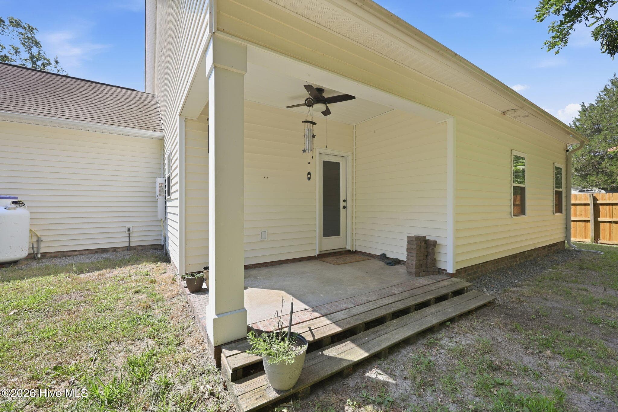 Single Family Residence at 402 Satterfield Drive, New Bern, NC 28560, photo 26 of 42