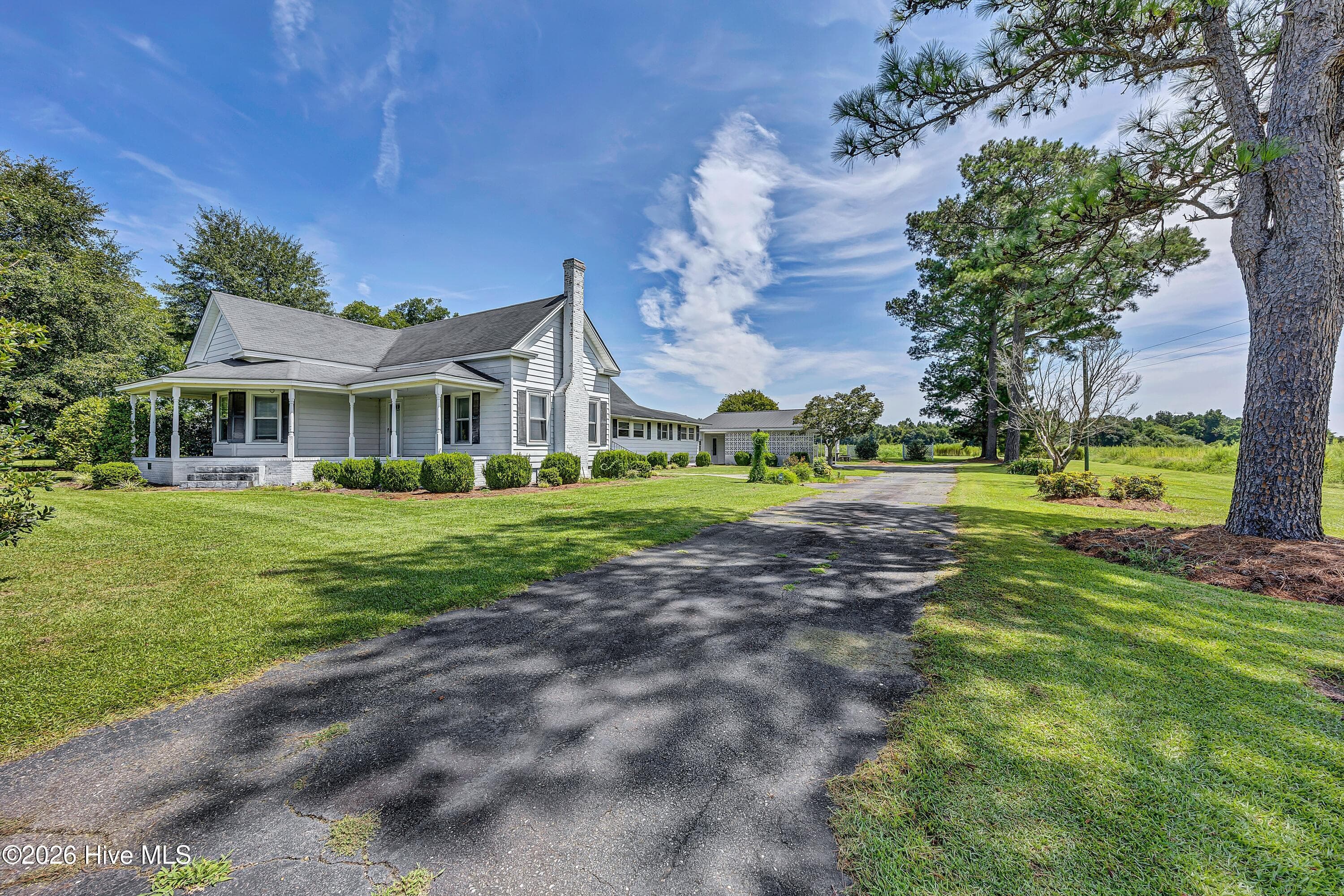 Single Family Residence at 4027 S Nc Hwy 11, Wallace, NC 28466, photo 4 of 27