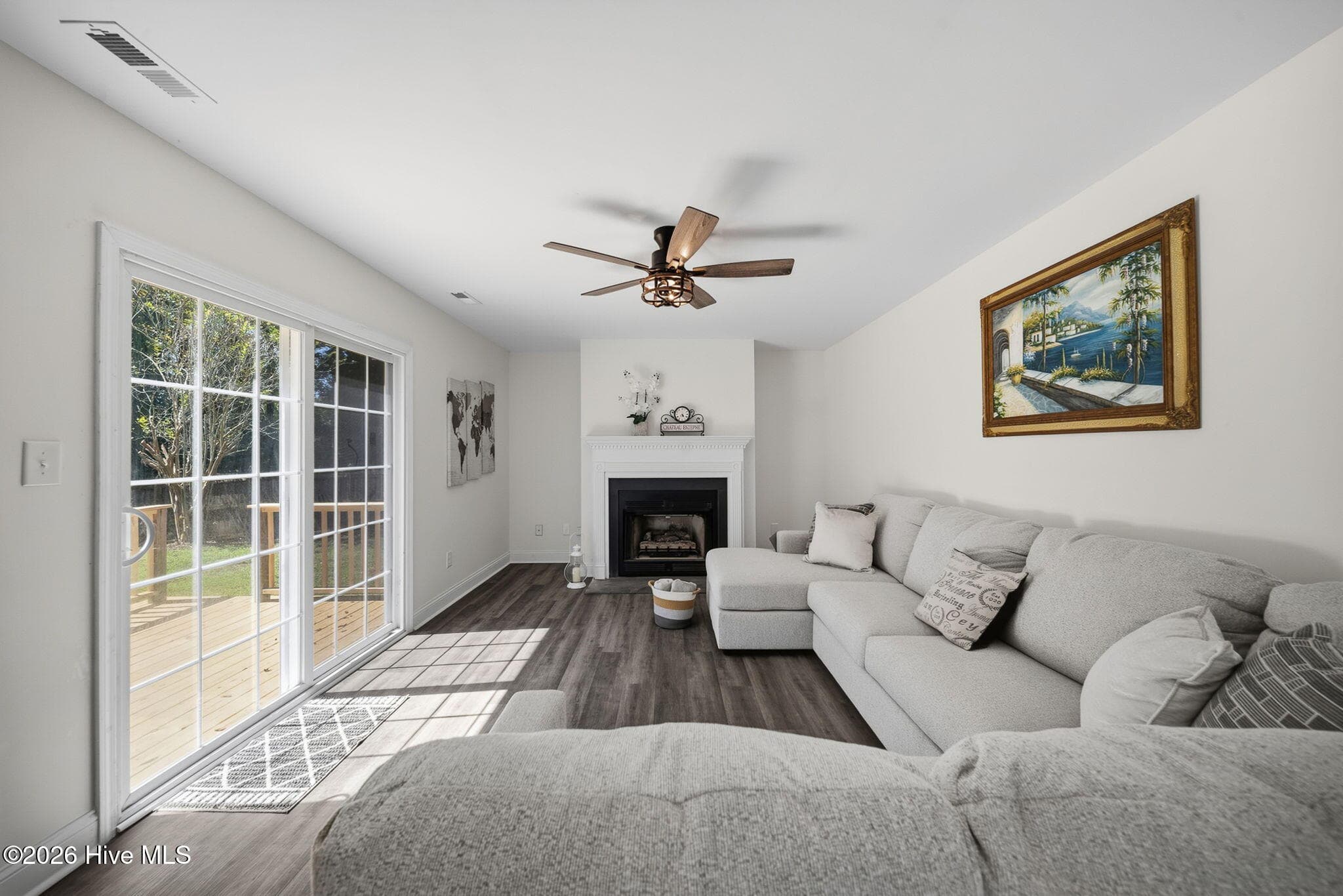 Single Family Residence at 112 Orkney Drive, Jacksonville, NC 28540, photo 12 of 42