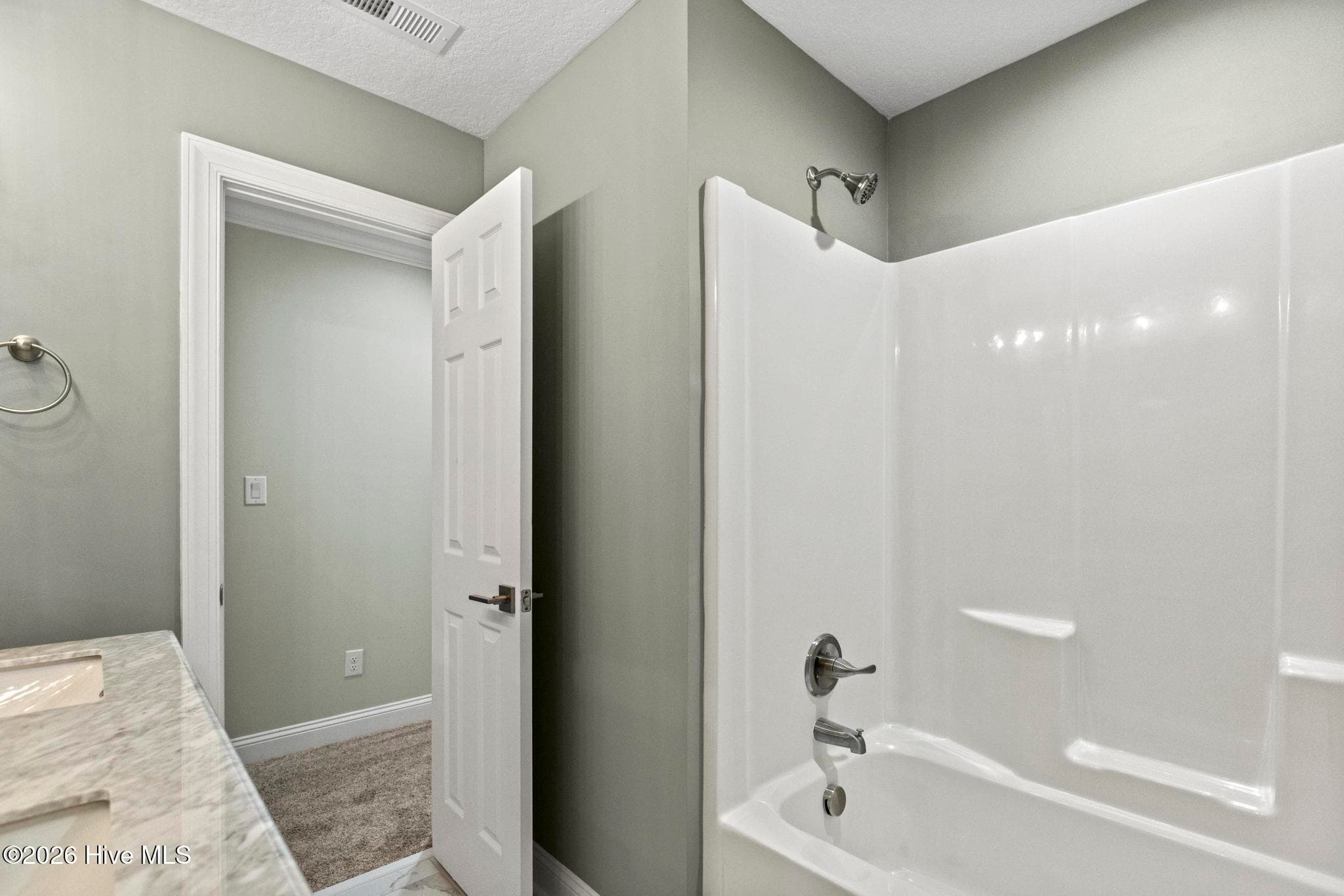 Single Family Residence at 401 King Richard Court, Jacksonville, NC 28546, photo 38 of 46