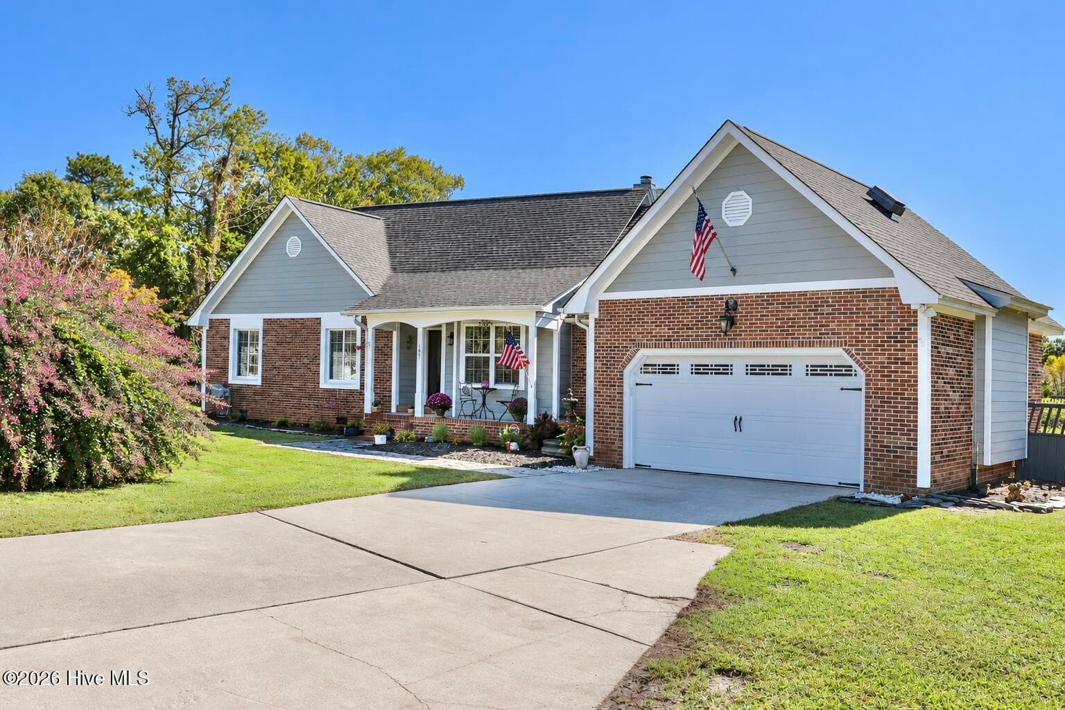 Single Family Residence at 107 Bogey Court, Hampstead, NC 28443, photo 3 of 55