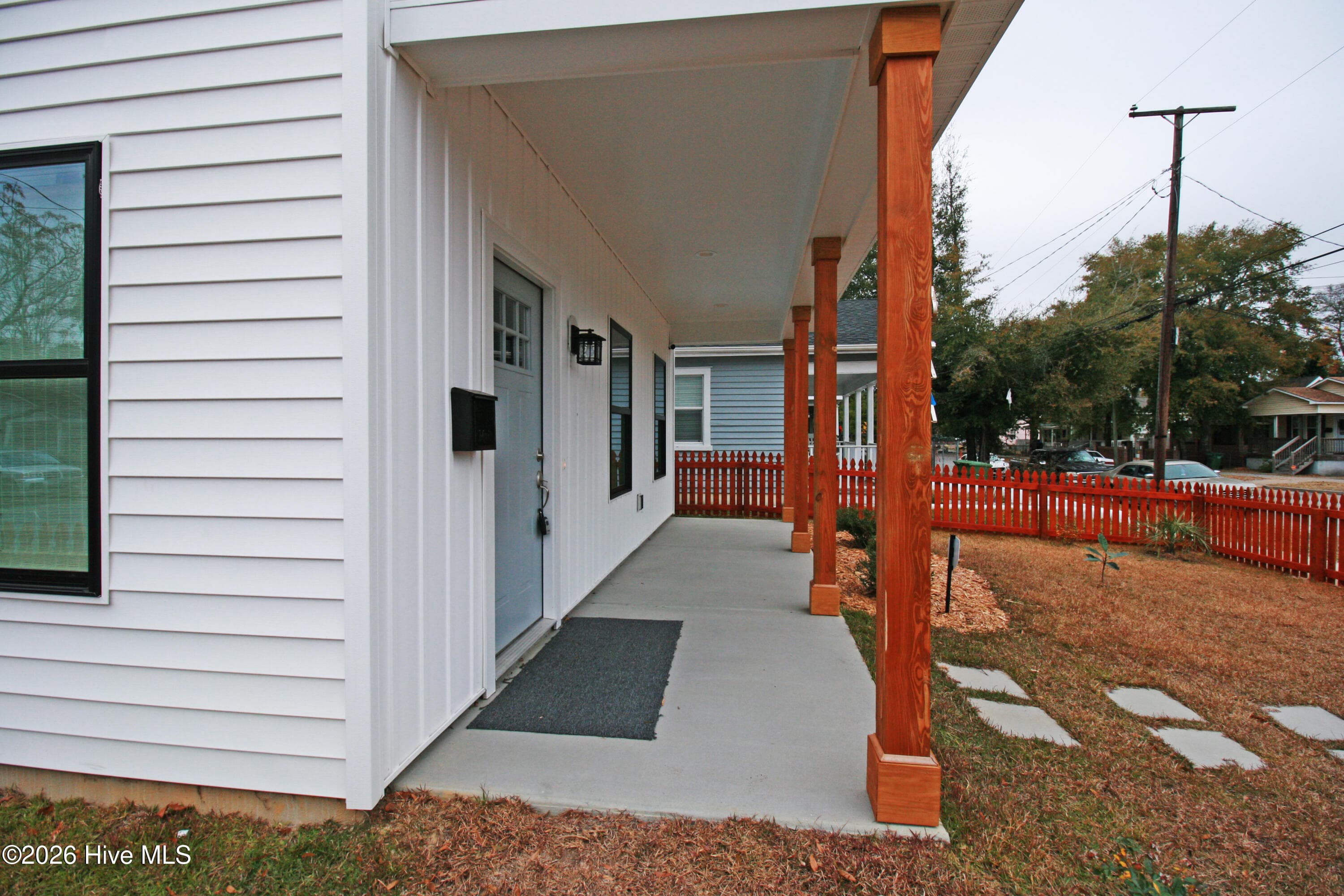 Single Family Residence at 624 S 8th Street, Wilmington, NC 28401, photo 8 of 119