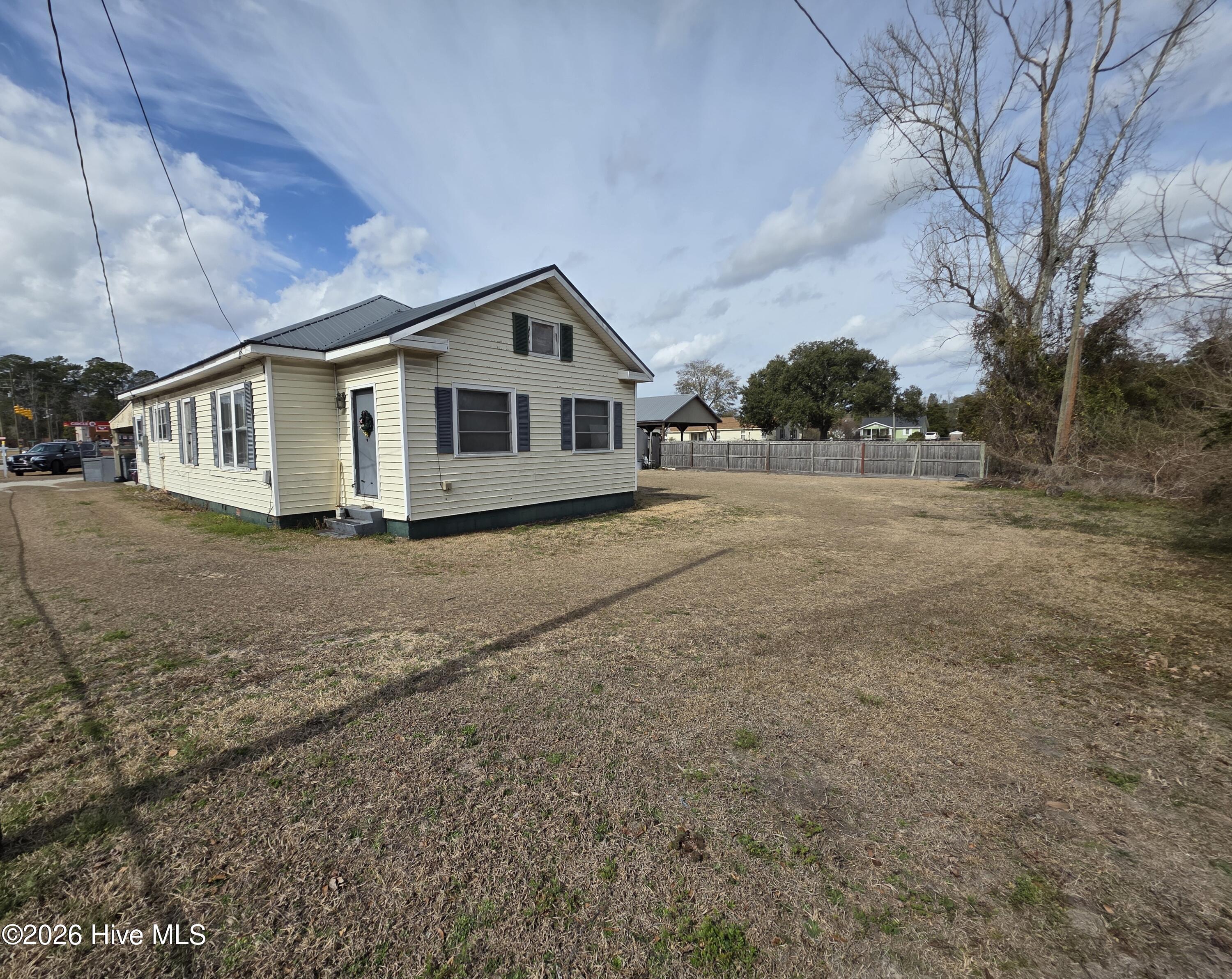 Single Family Residence at 4009 Holly Shelter Road, Castle Hayne, NC 28429, photo 3 of 10