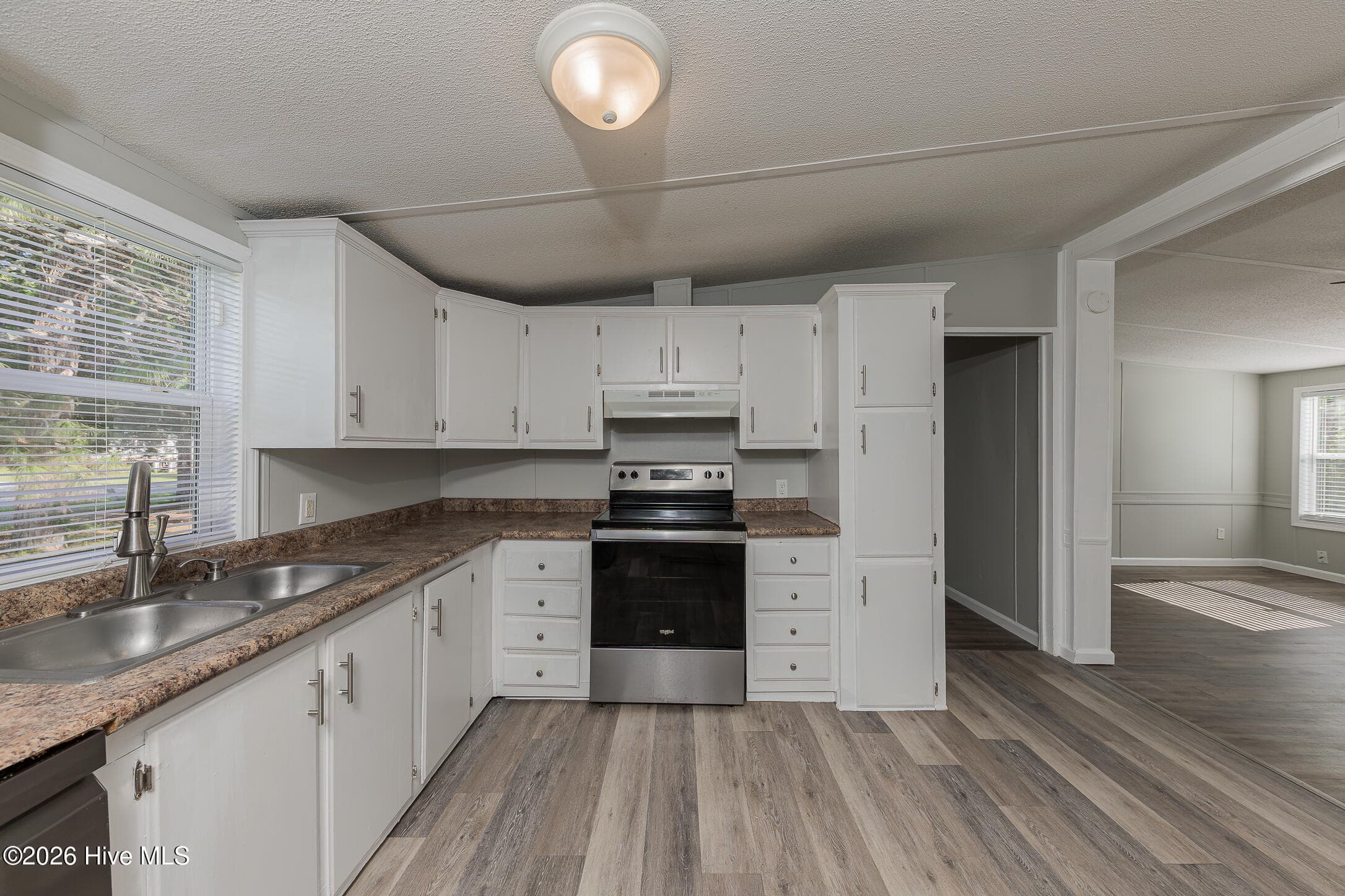 Manufactured Home at 122 Woodbrook Drive, Midway Park, NC 28544, photo 16 of 47