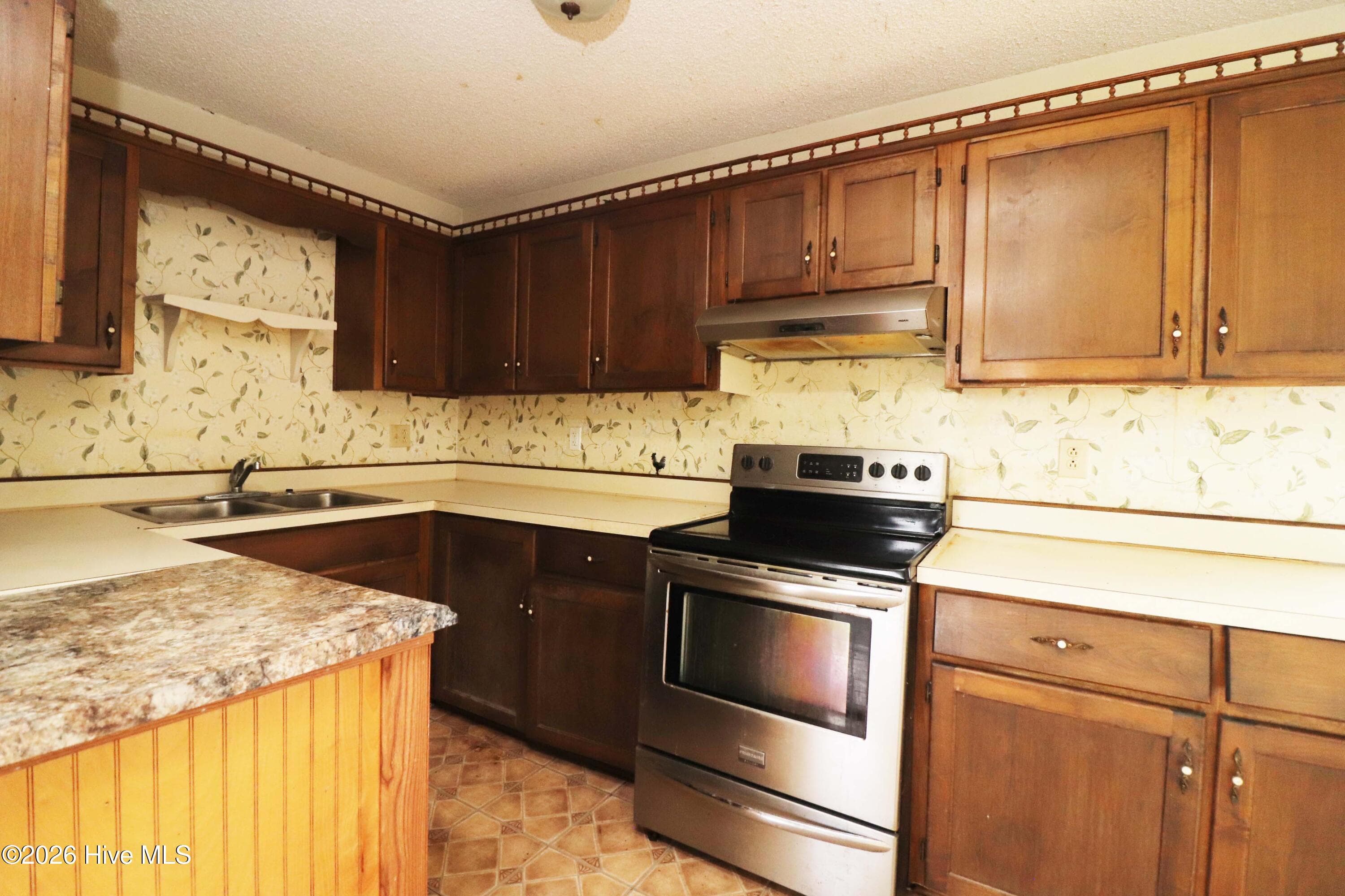 Manufactured Home at 115 Canal Drive, Harkers Island, NC 28531, photo 30 of 61