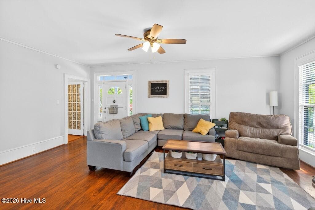 Single Family Residence at 616 New Street, New Bern, NC 28560, photo 4 of 32