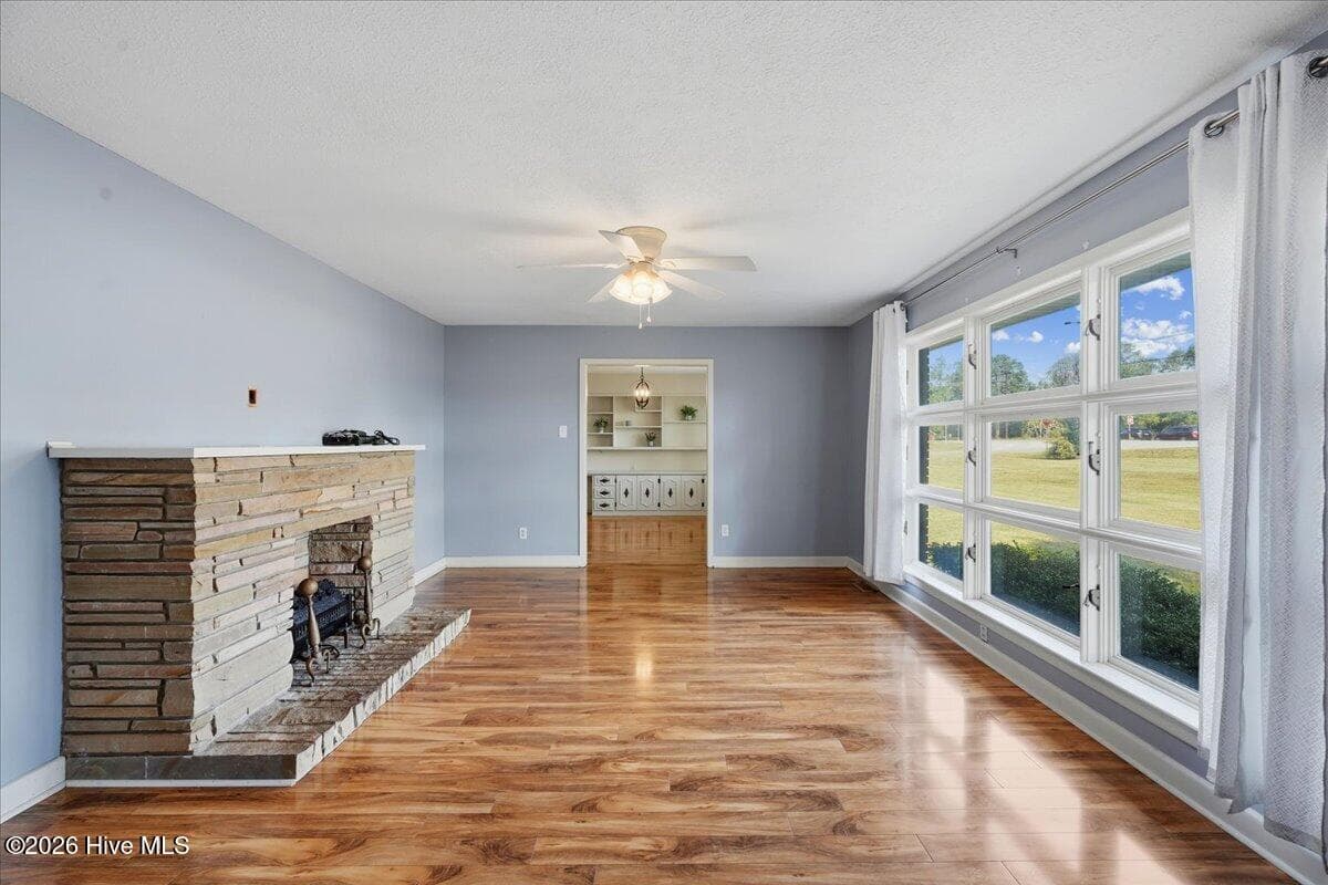 Single Family Residence at 1618 W US 70 Hwy W, Goldsboro, NC 27530, photo 19 of 56