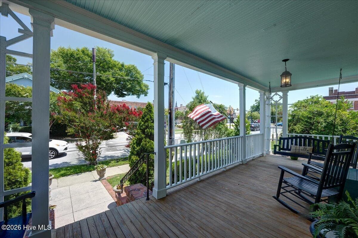 Single Family Residence at 405 Hancock Street, New Bern, NC 28560, photo 12 of 113