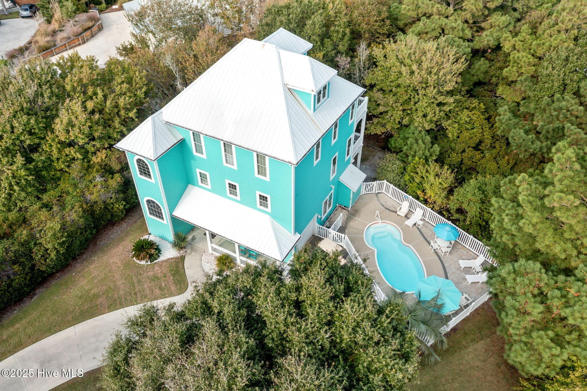 Single Family Residence at 9902 Colonel Hanson Court, Emerald Isle, NC 28594, photo 3 of 56