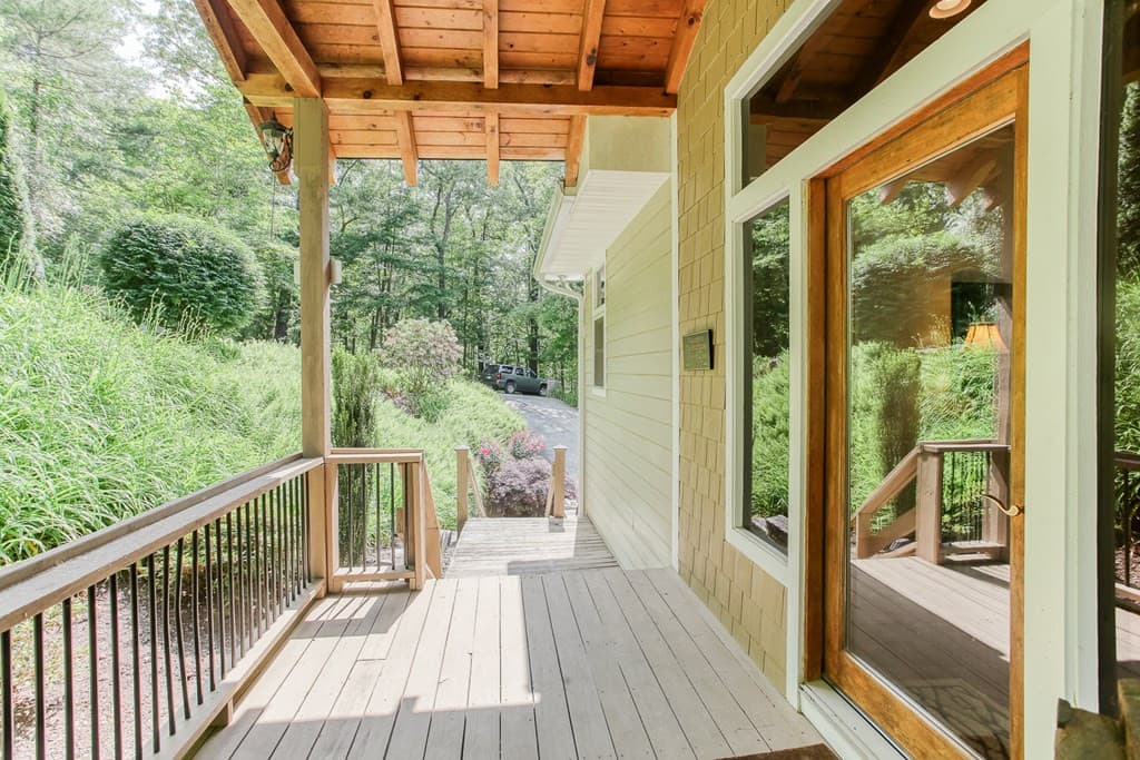 Residential at 113 Snowbird Trail, Robbinsville, NC 28771, photo 2 of 12