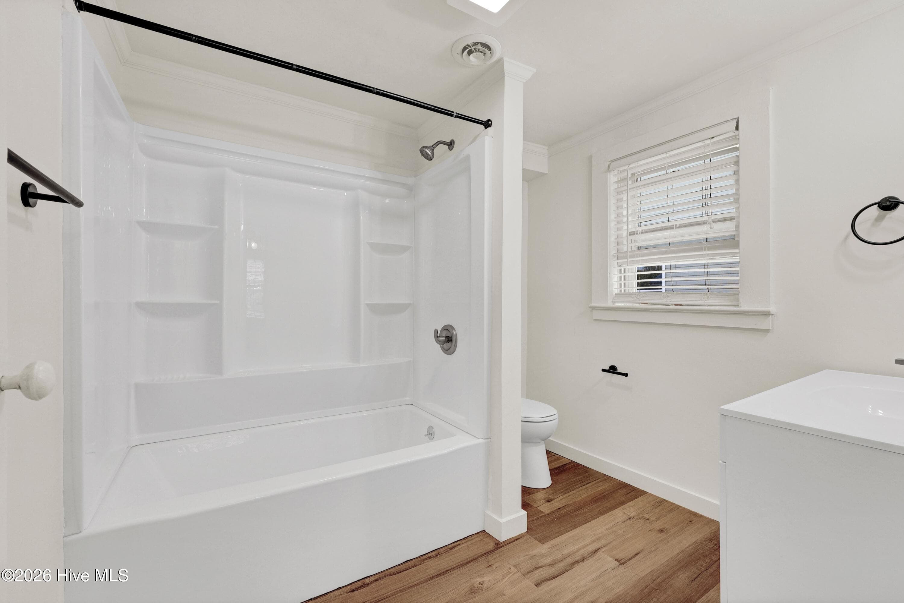 Single Family Residence at 1314 Queen Street, Wilmington, NC 28401, photo 7 of 29