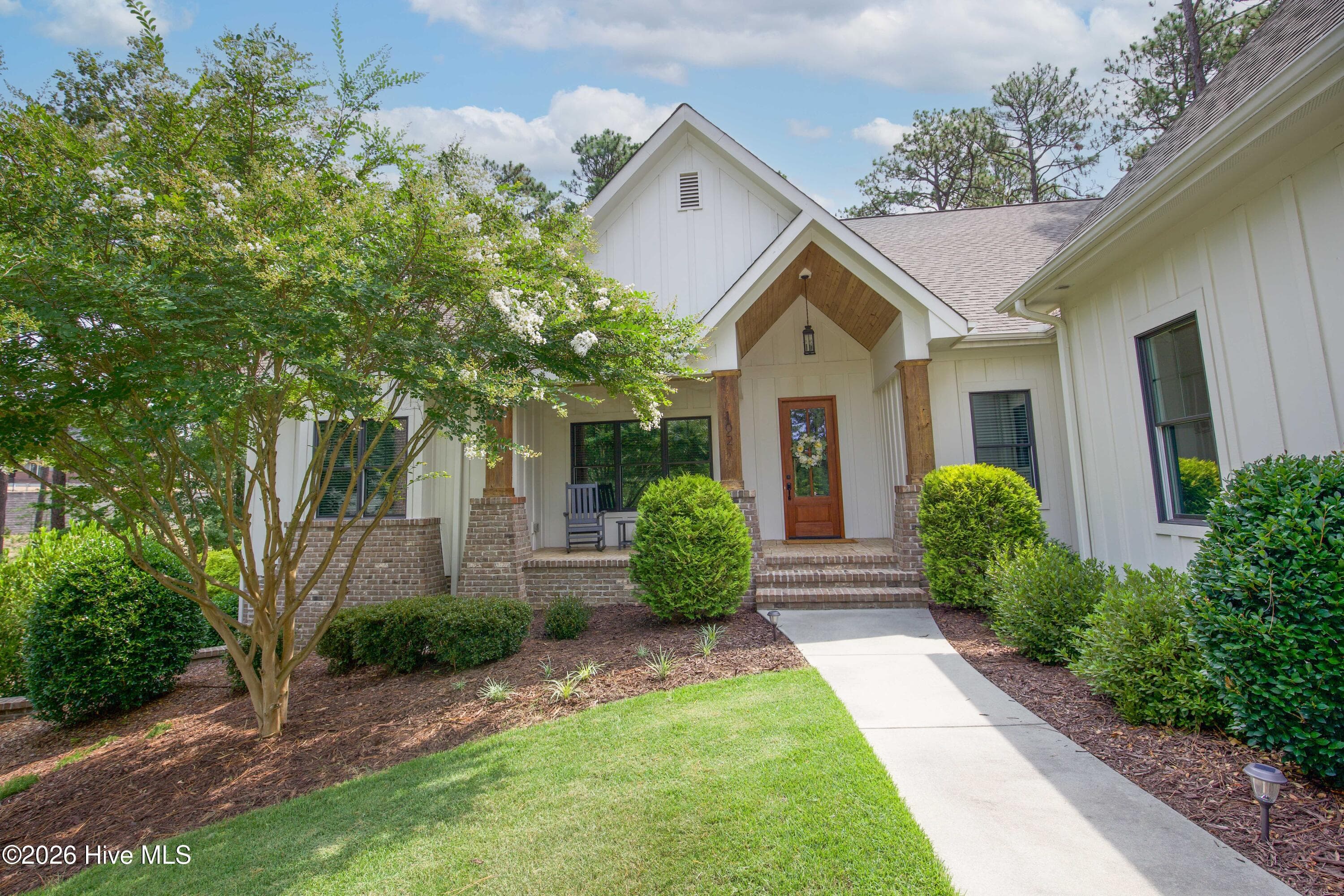 Single Family Residence at 102 Greystones Court, Pinehurst, NC 28374, photo 4 of 65