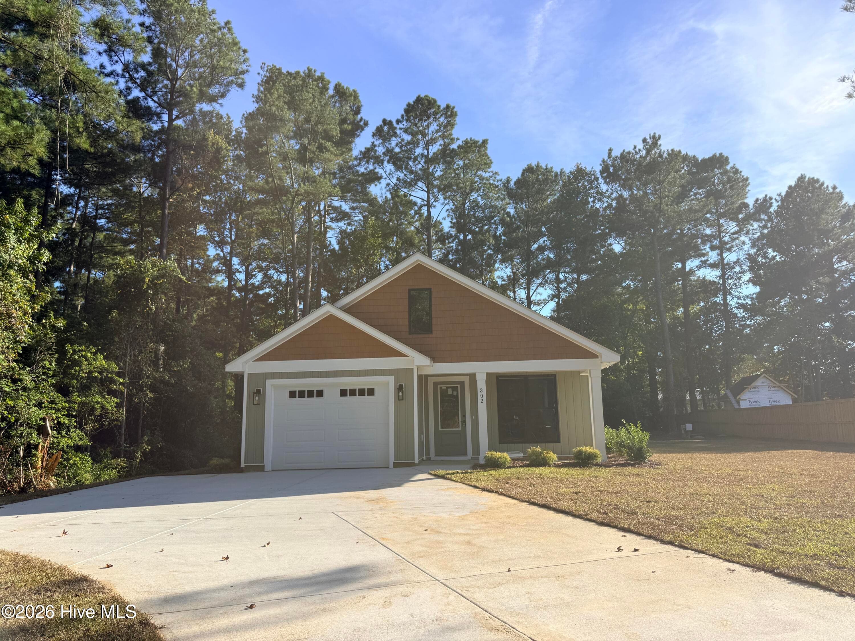 Single Family Residence at 302 Pine Court, Hampstead, NC 28443, photo 6 of 91