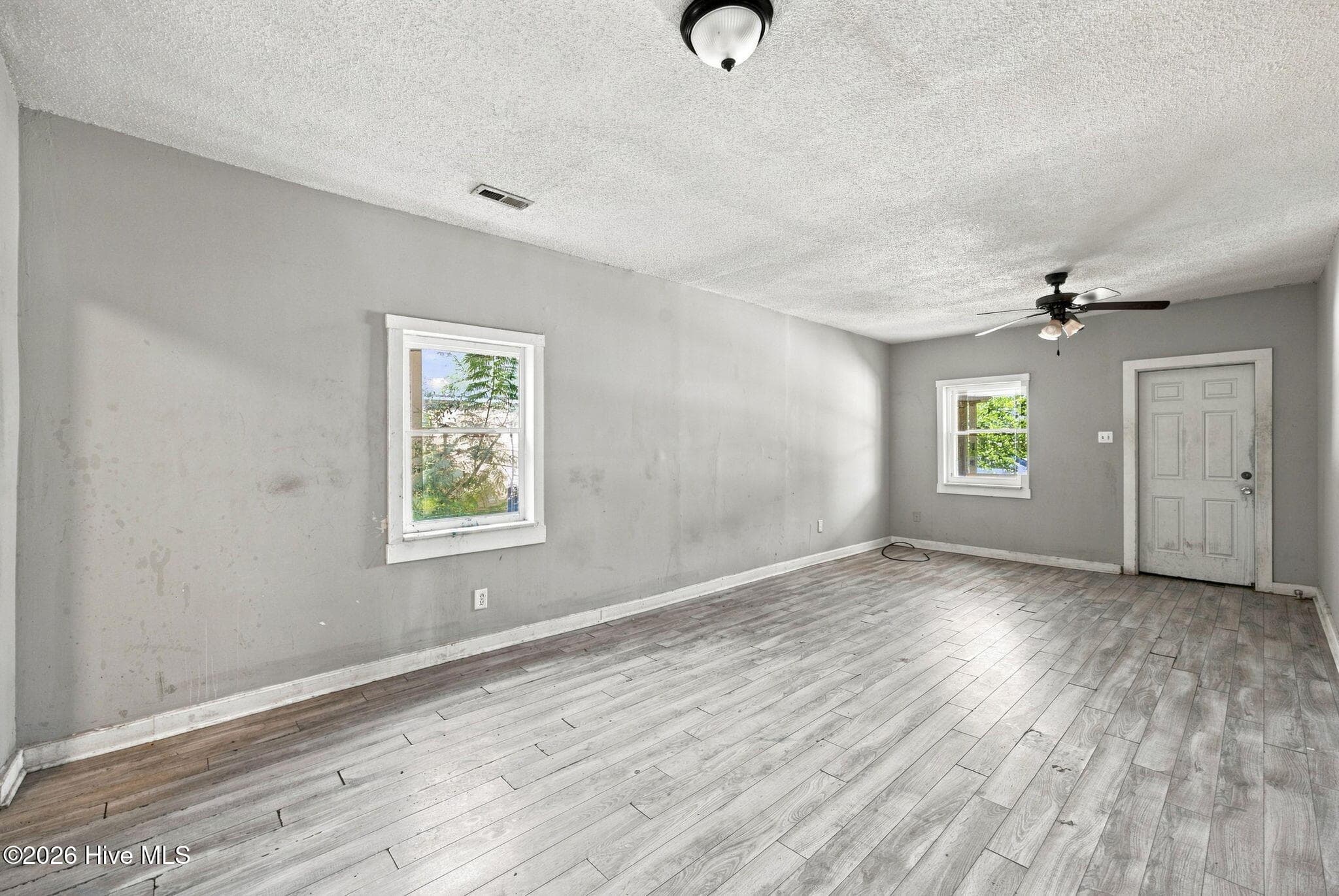 Single Family Residence at 1314 Glenn Street, Wilmington, NC 28401, photo 3 of 38