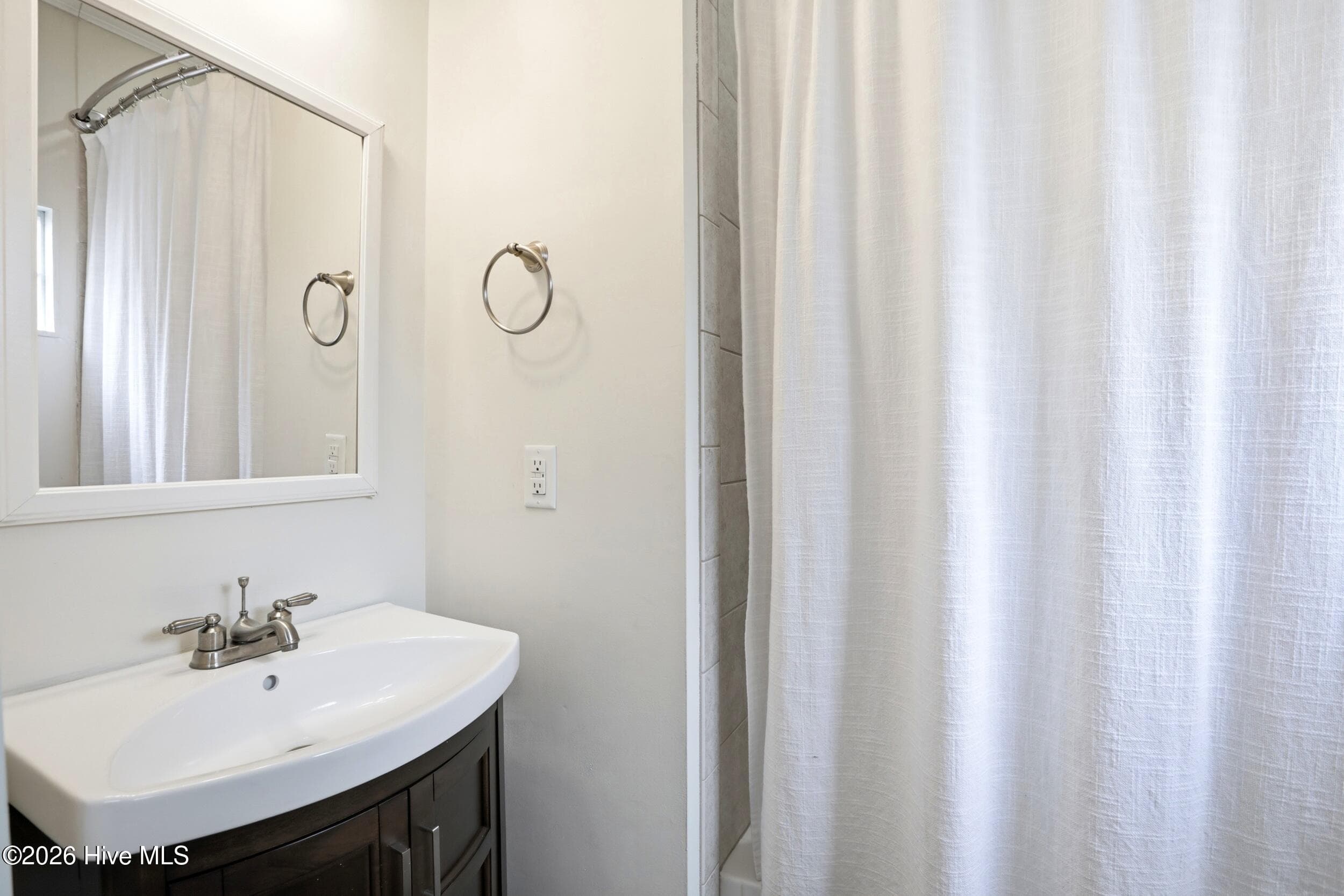Single Family Residence at 307 Avenue B, New Bern, NC 28560, photo 23 of 55