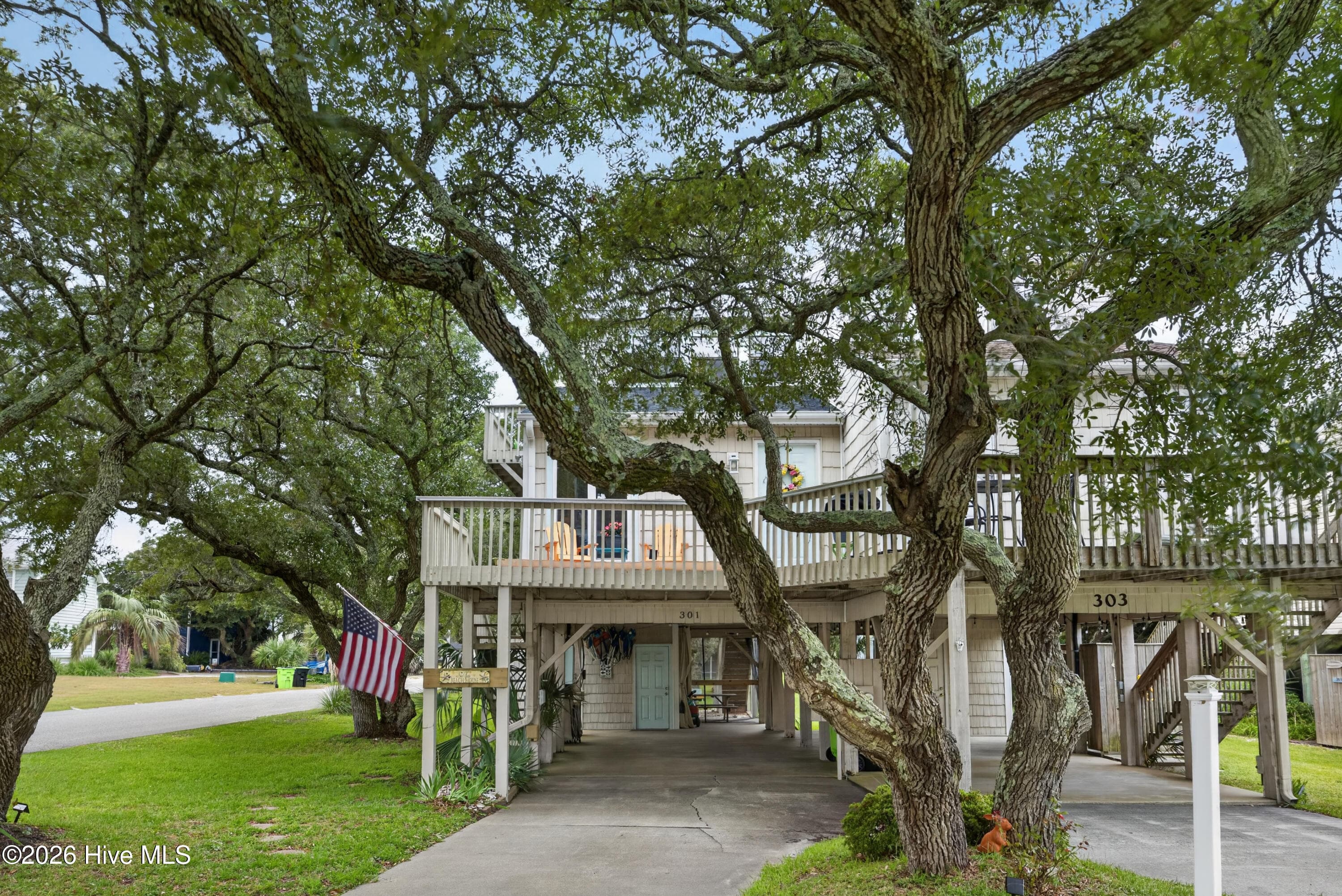 Townhouse at 301 Bay Circle, North Topsail Beach, NC 28460, photo 11 of 59