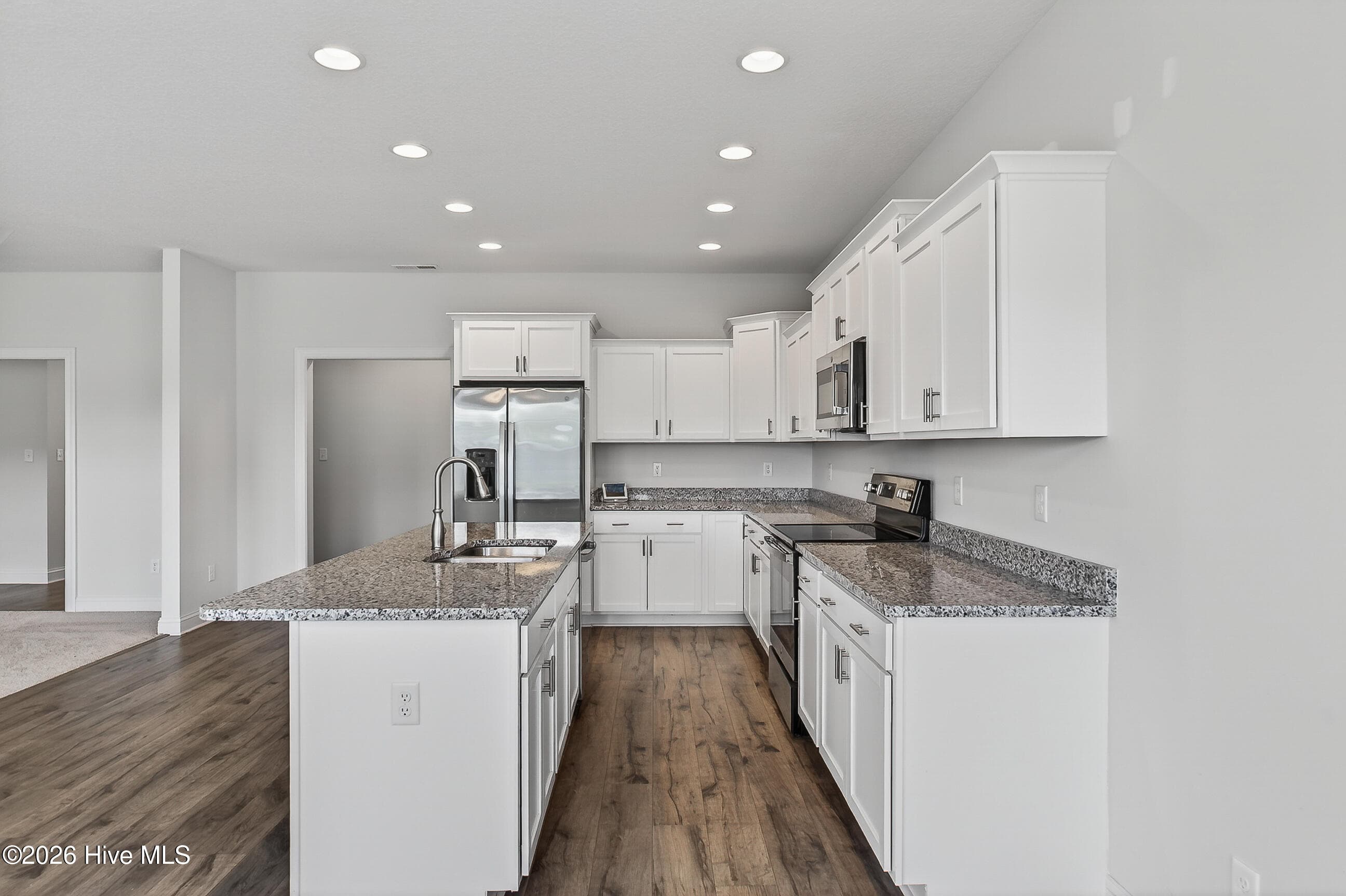 592 Appalachian Trail S, Jacksonville, NC 28546